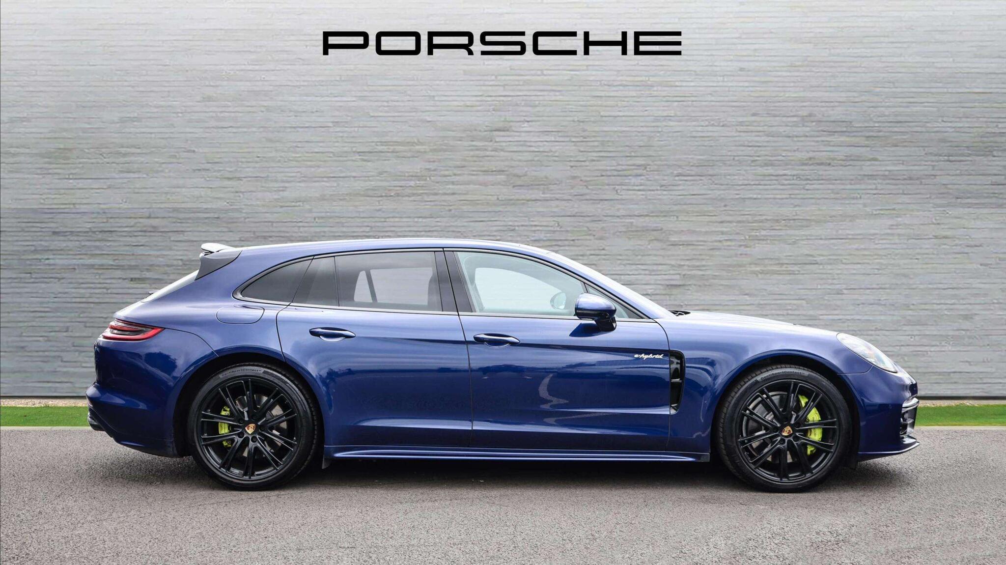 Porsche Panamera view 8