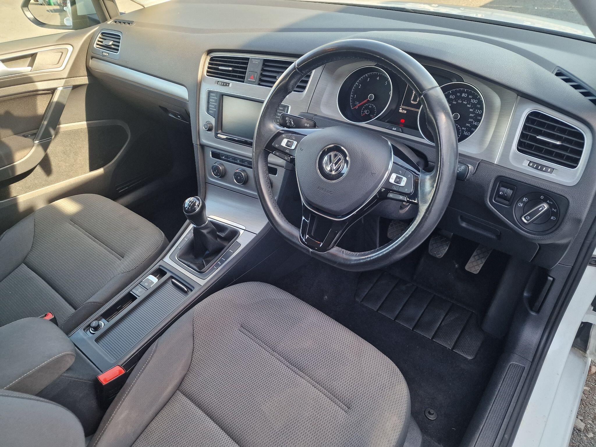 Volkswagen Golf view 21