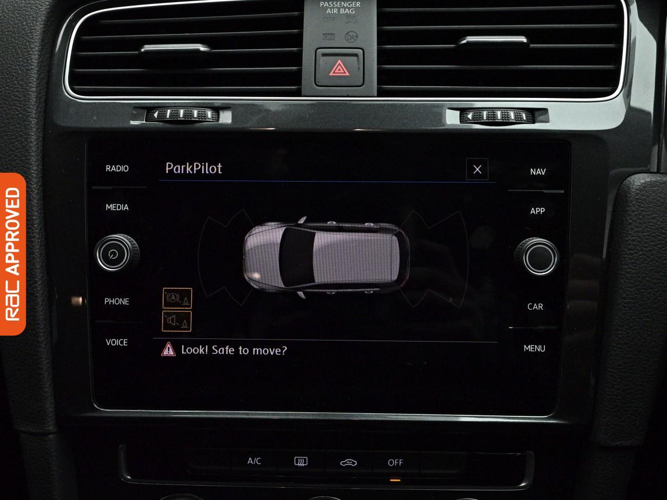 Volkswagen Golf view 21