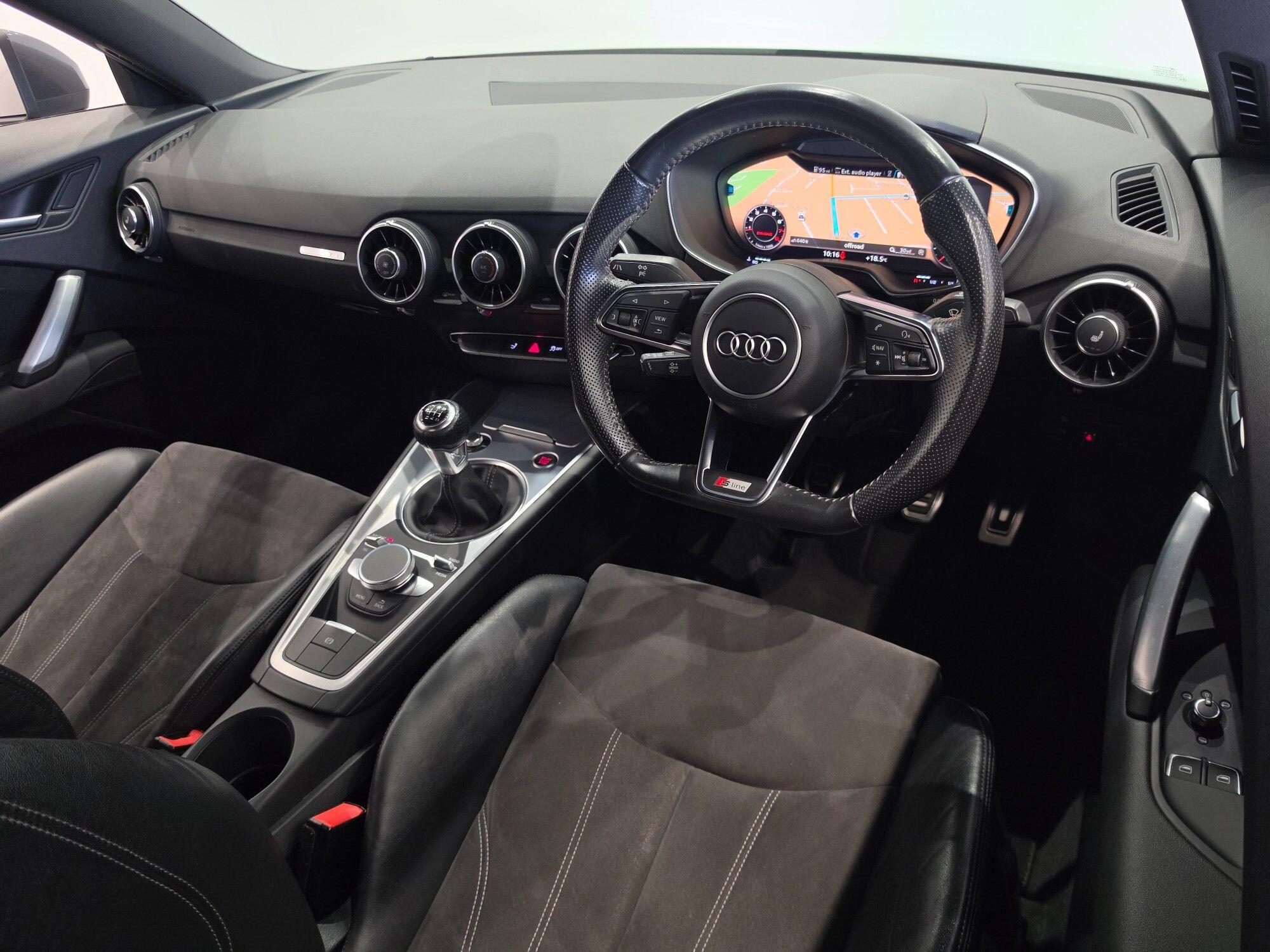Audi TT view 31