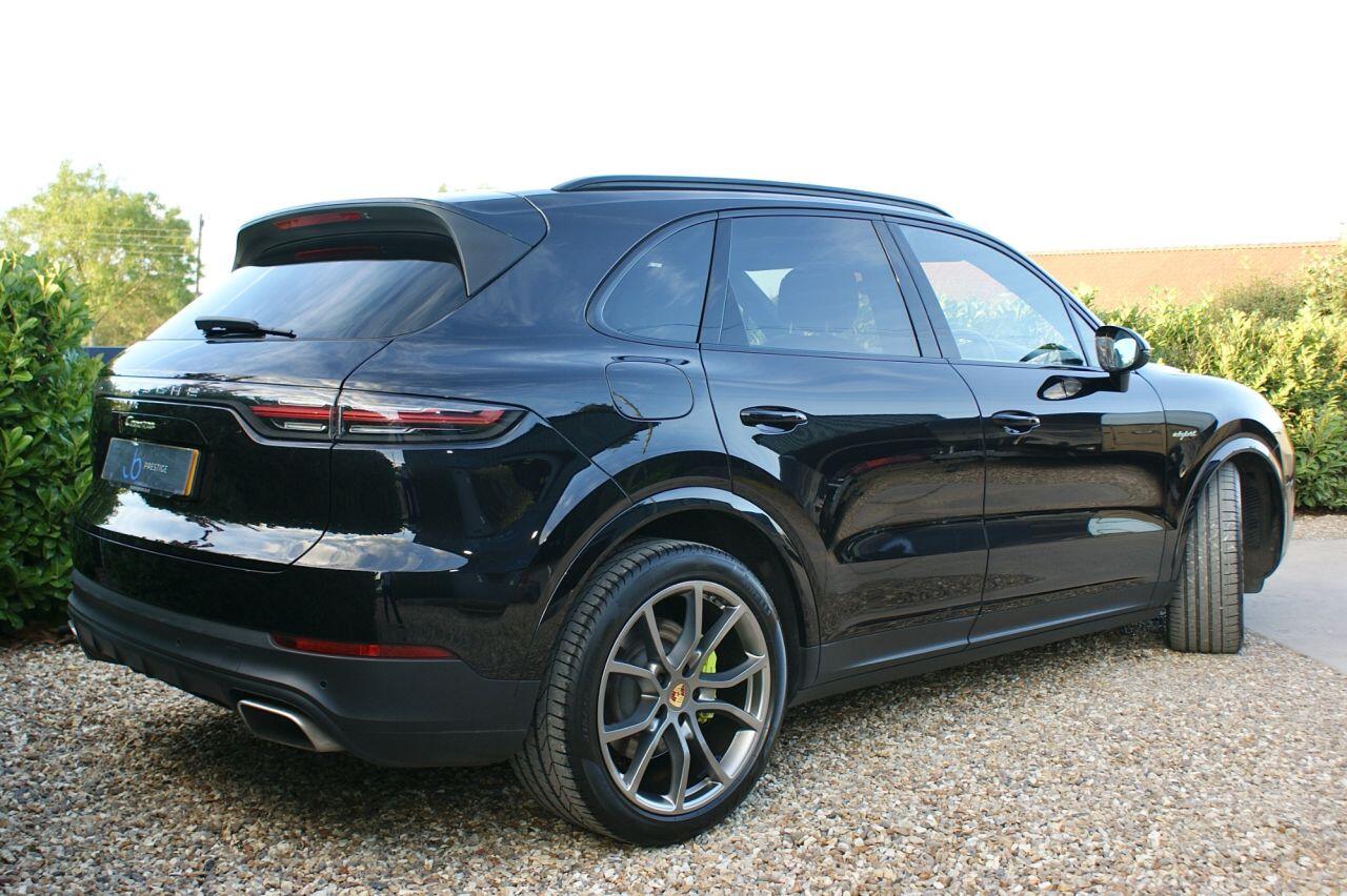 Porsche Cayenne view 4