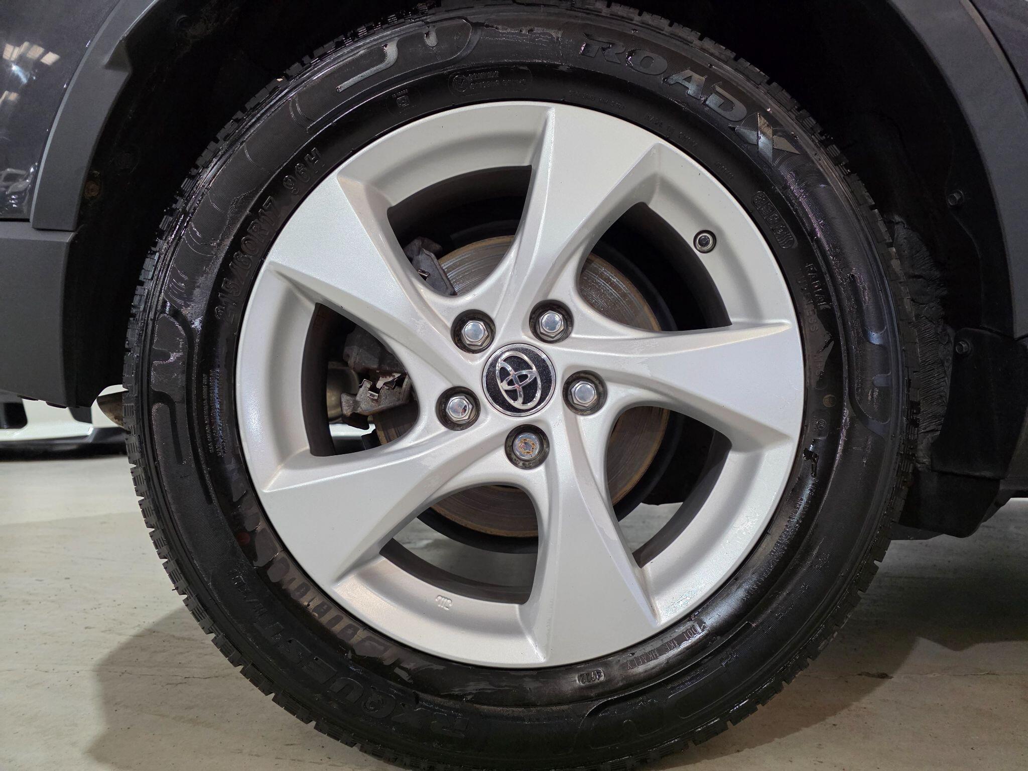 Toyota C-HR view 26
