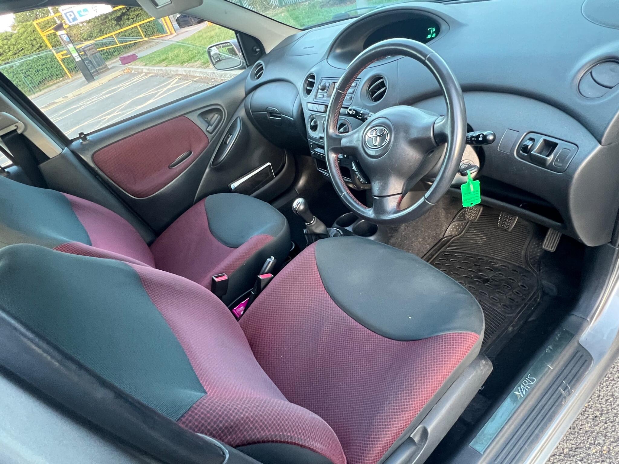 Toyota Yaris view 15
