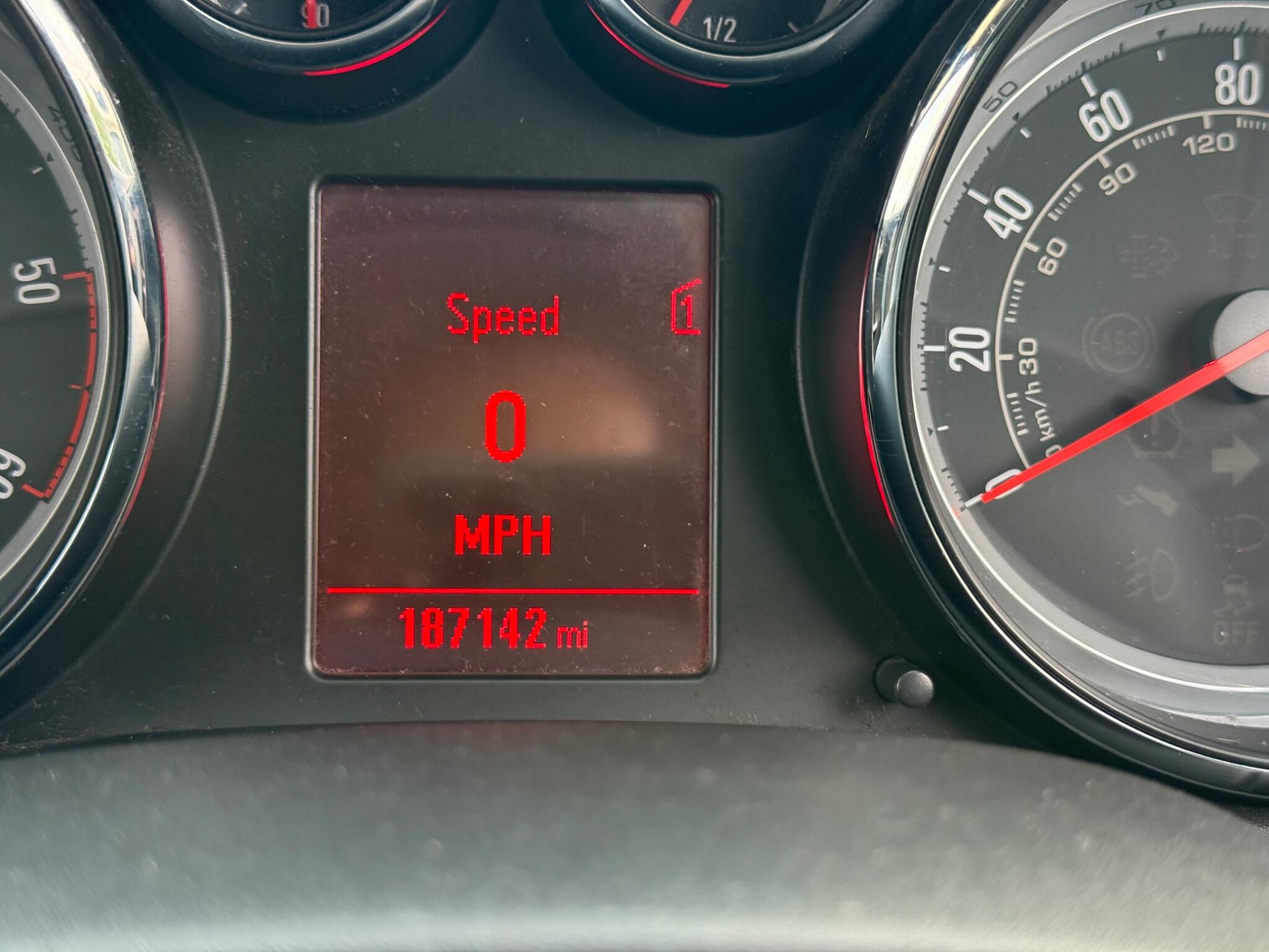 Vauxhall Astra 1.7 CDTi ecoFLEX SRi Sports Tourer Euro 5 5dr — photo 35 of 86
