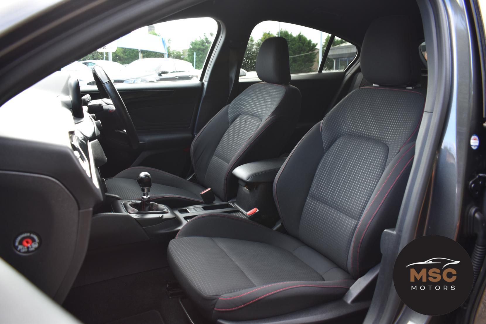 Ford Focus view 34