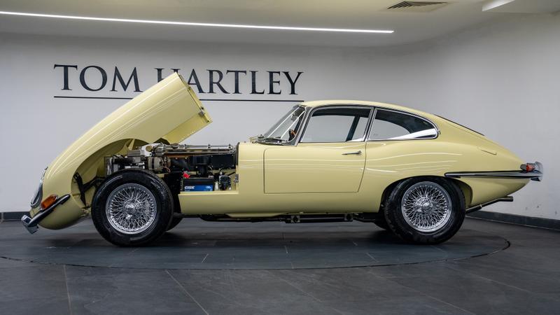 Jaguar E-Type view 18
