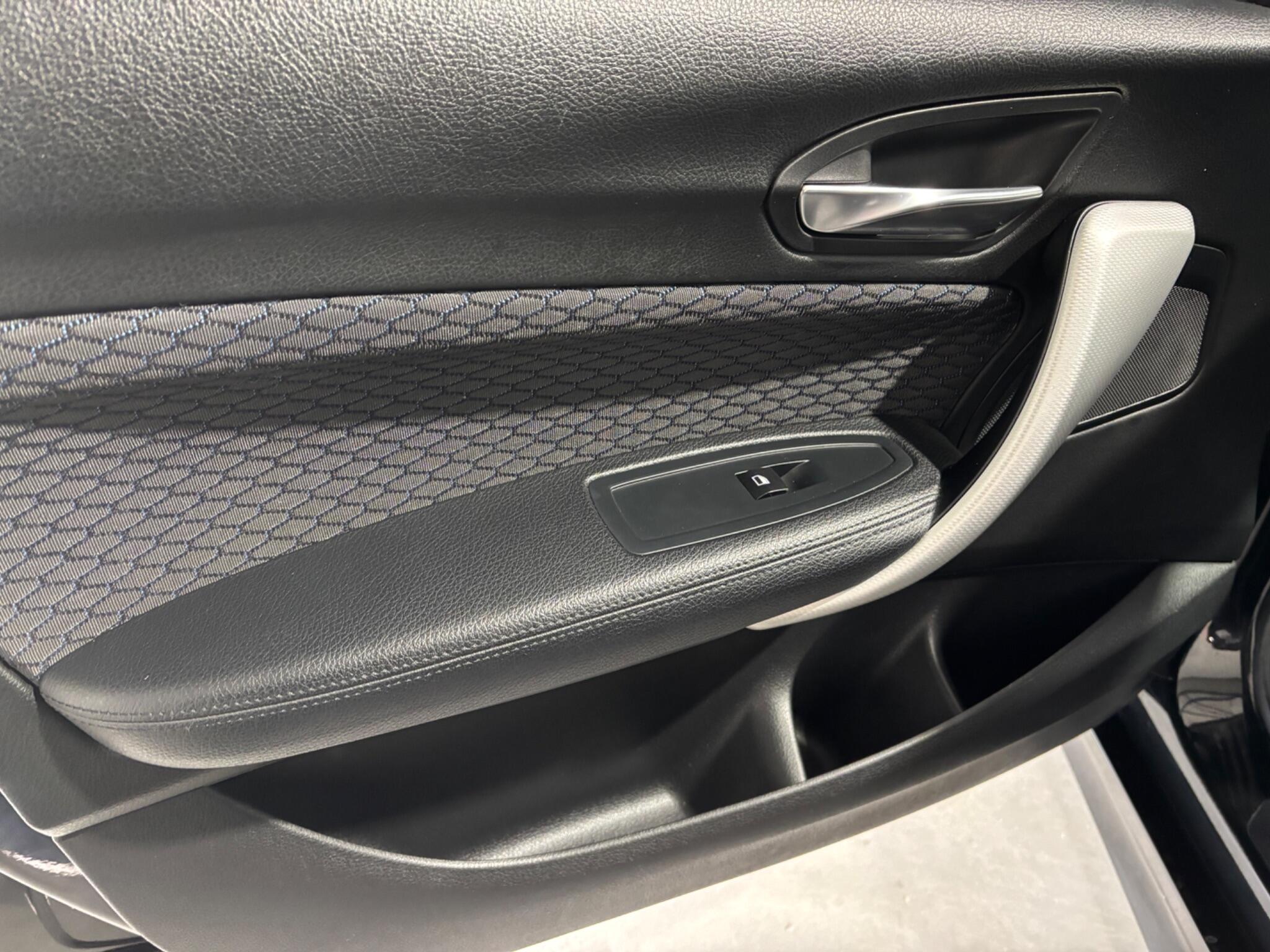 BMW 1 Series view 16