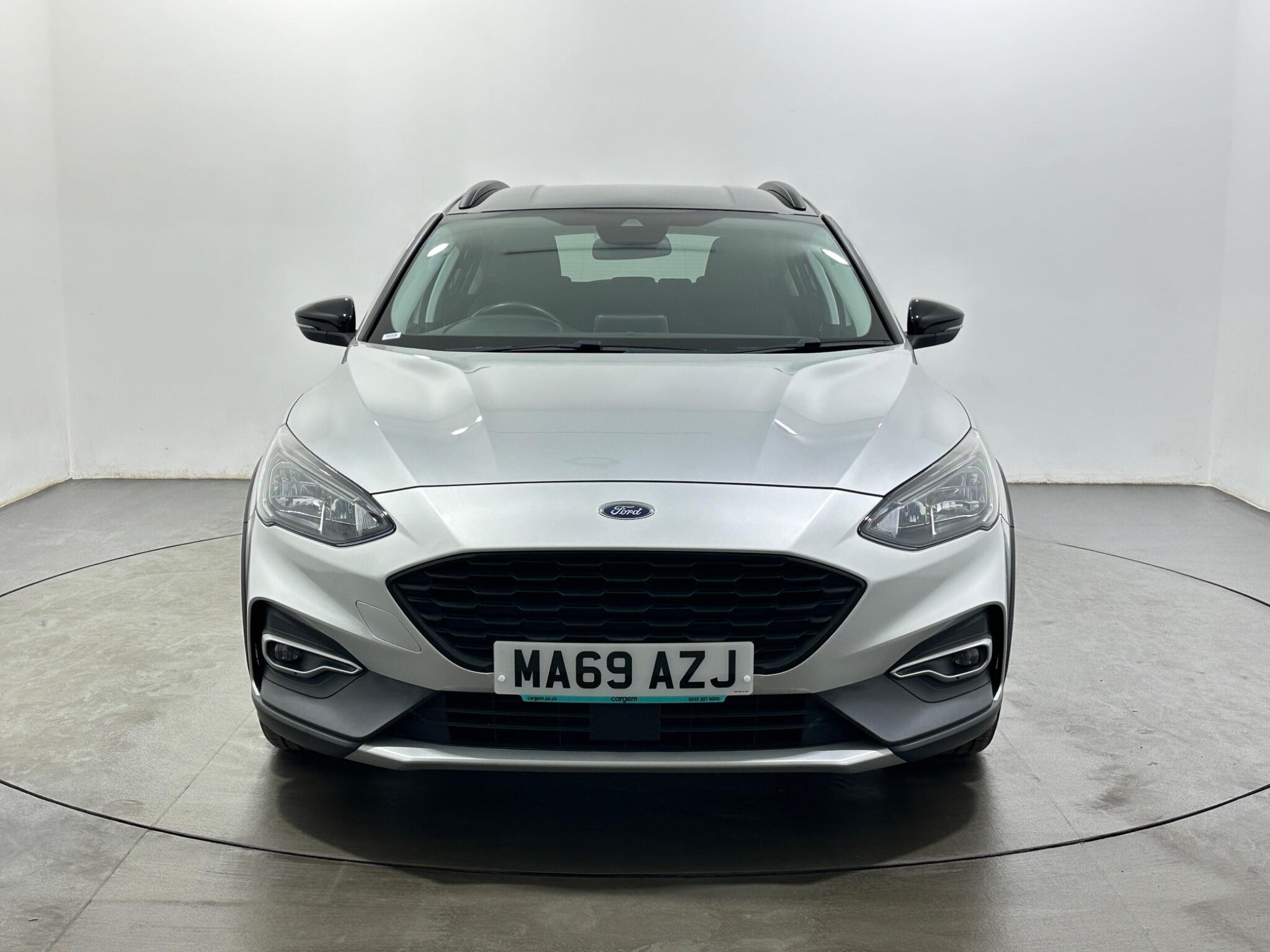 Ford Focus view 3