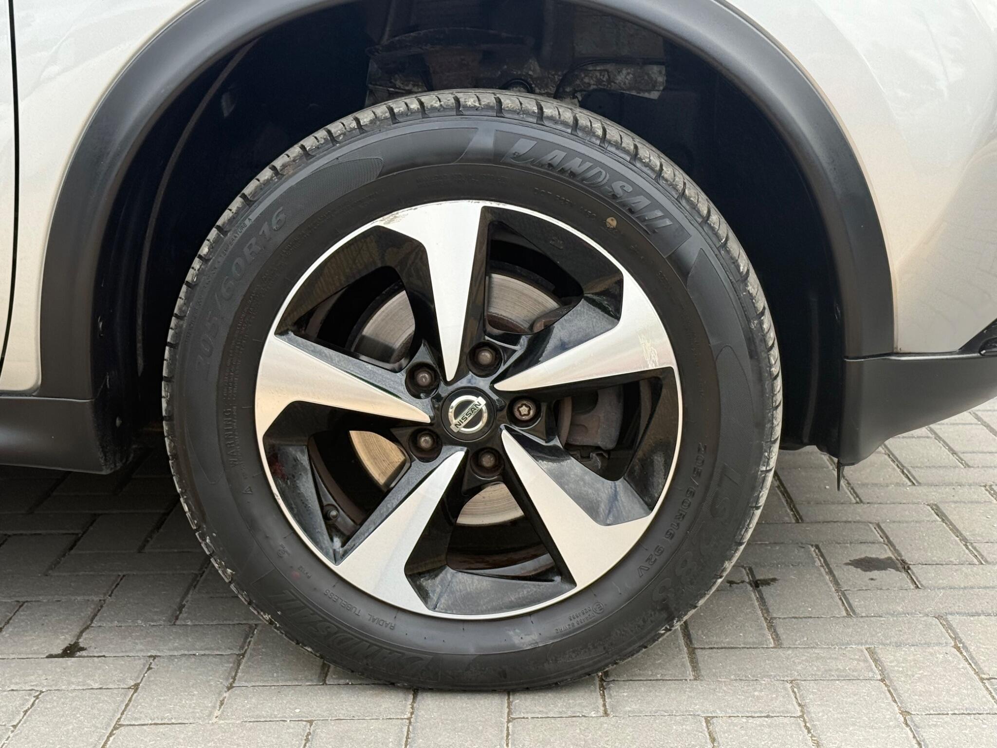 Nissan Juke view 11