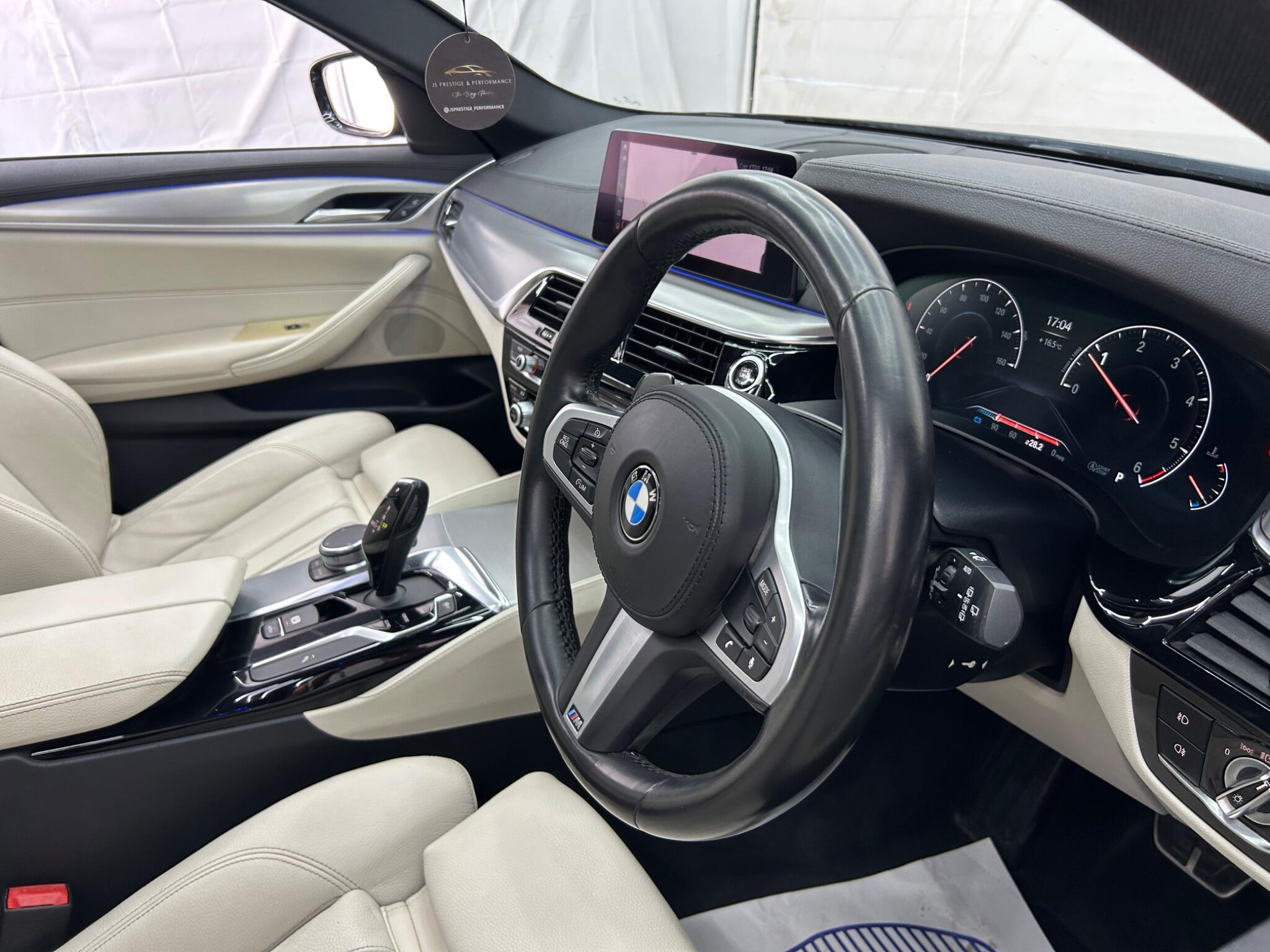 BMW 5 Series view 11