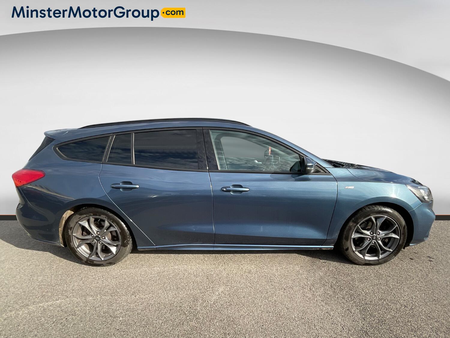 Ford Focus view 2
