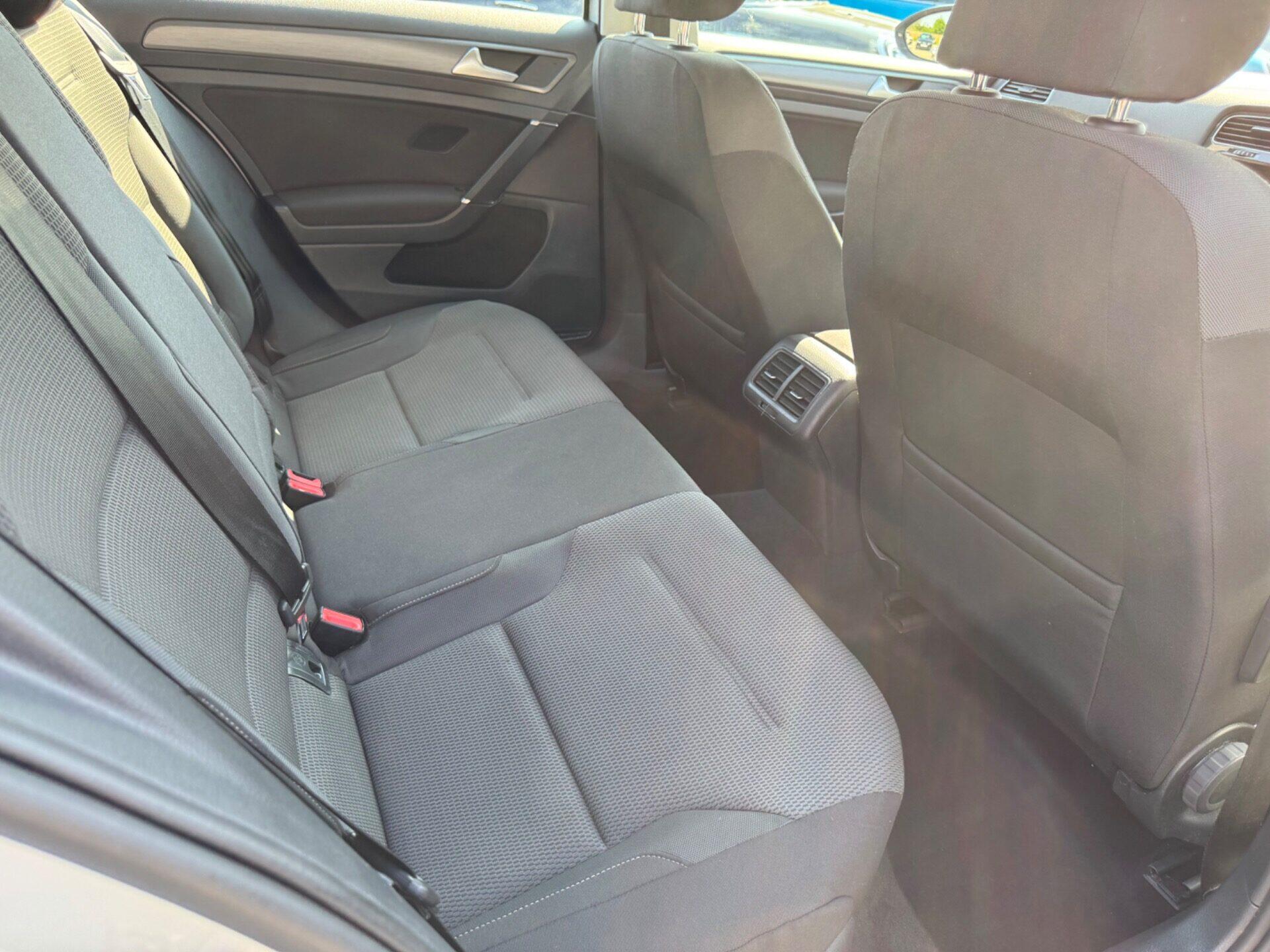 Volkswagen Golf view 47