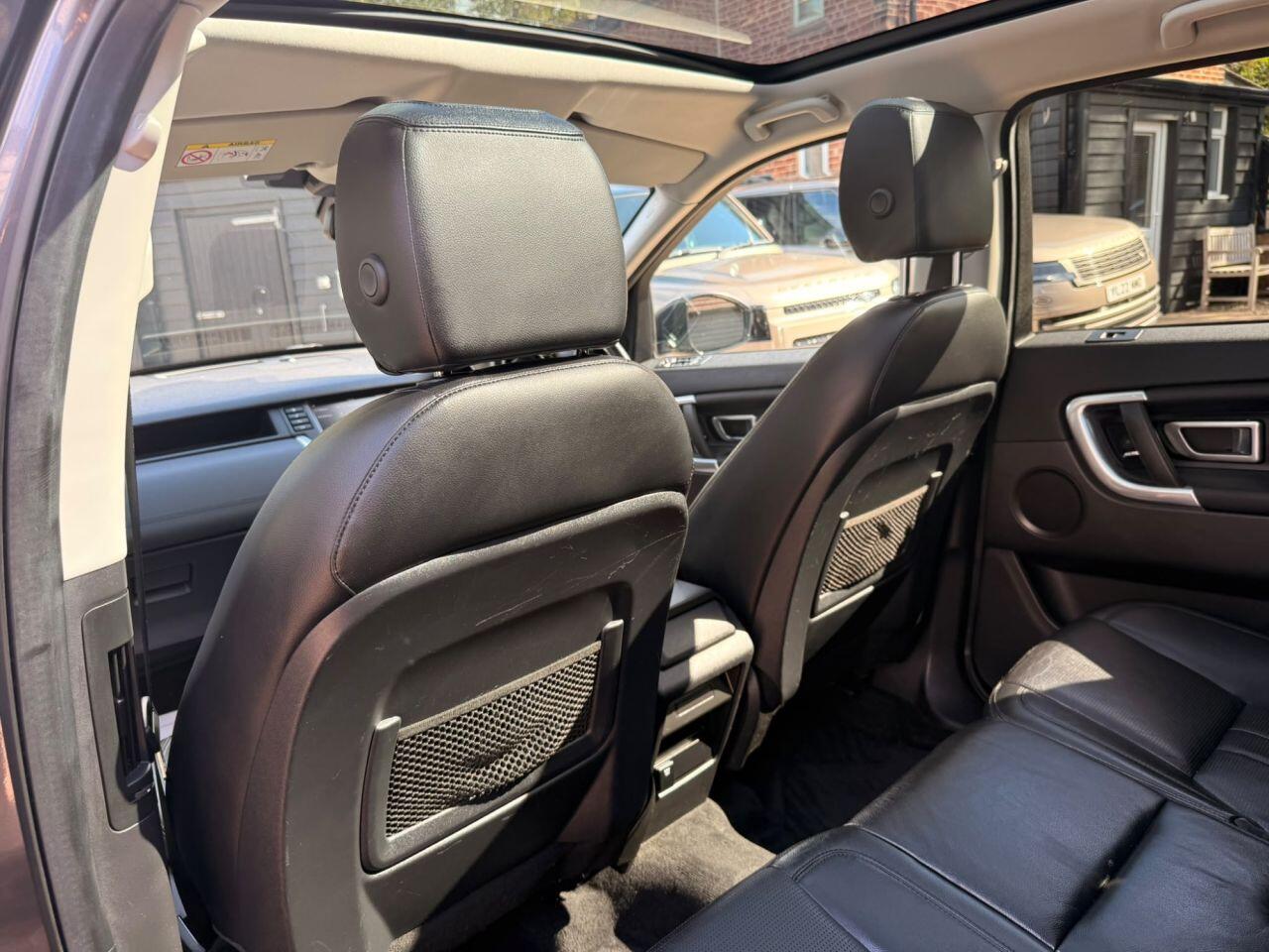 Land Rover Discovery Sport view 14