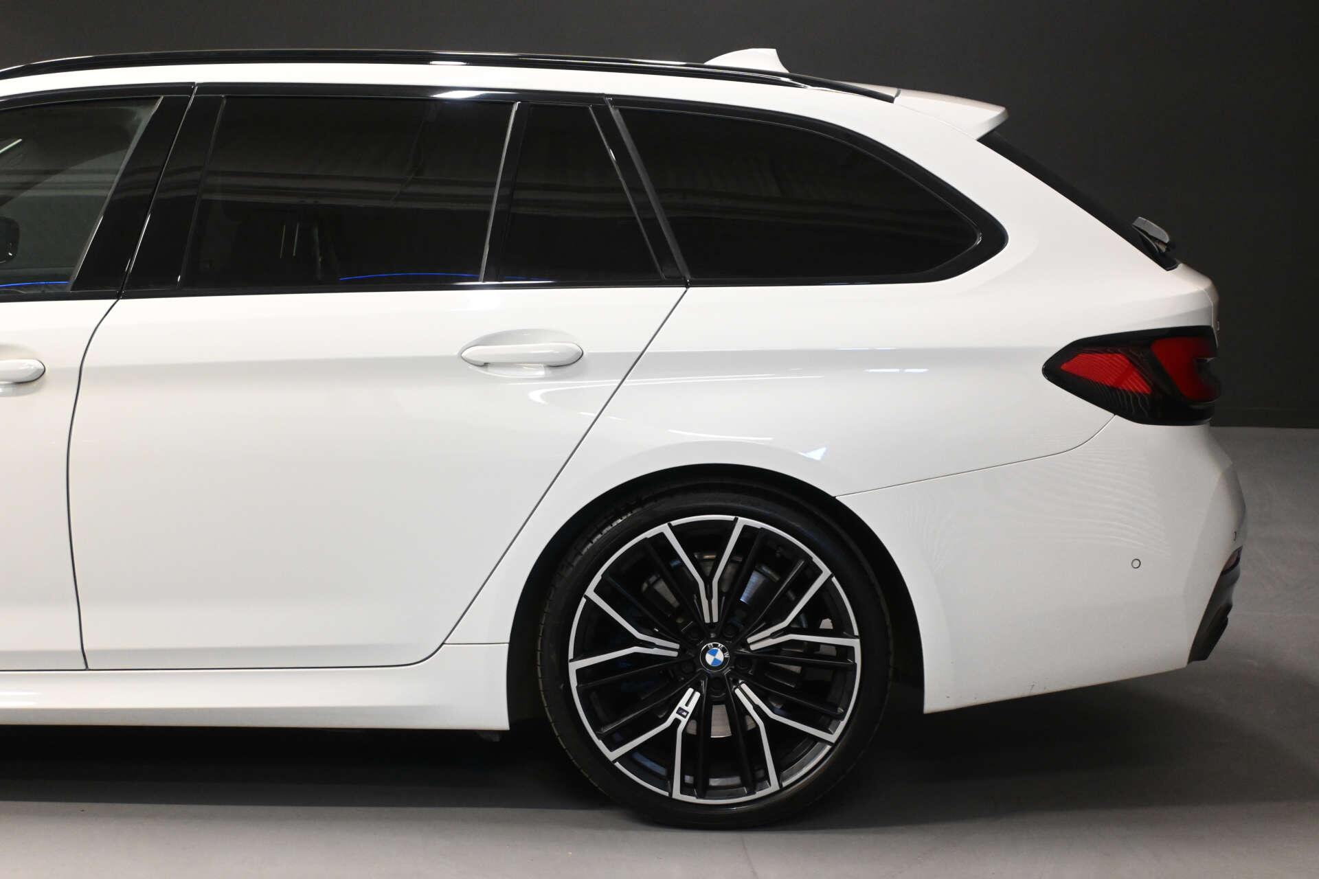 BMW 5 Series view 30