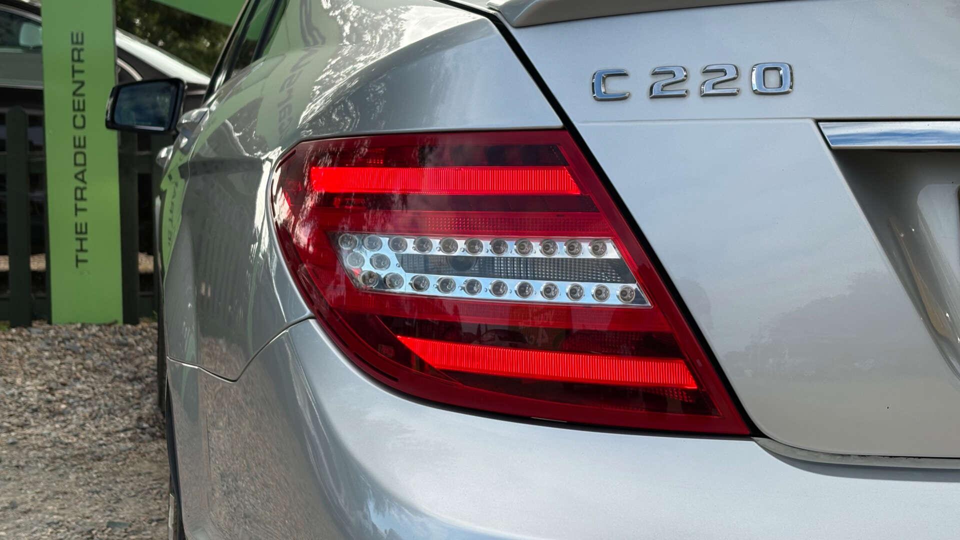 Mercedes-Benz C-Class view 40