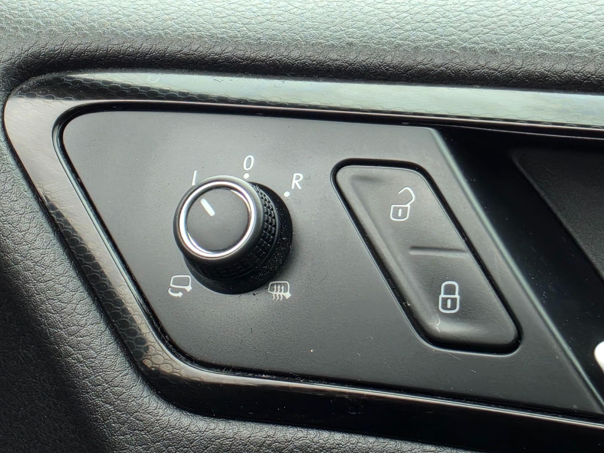 Volkswagen Golf view 25