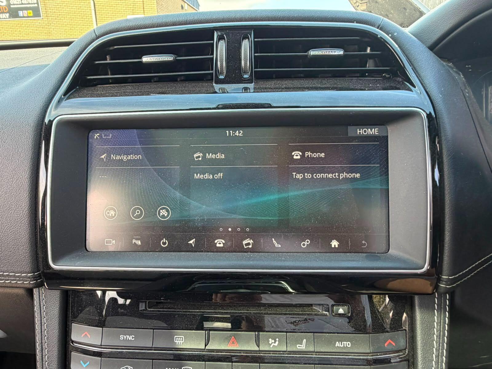 Jaguar F-Pace view 20
