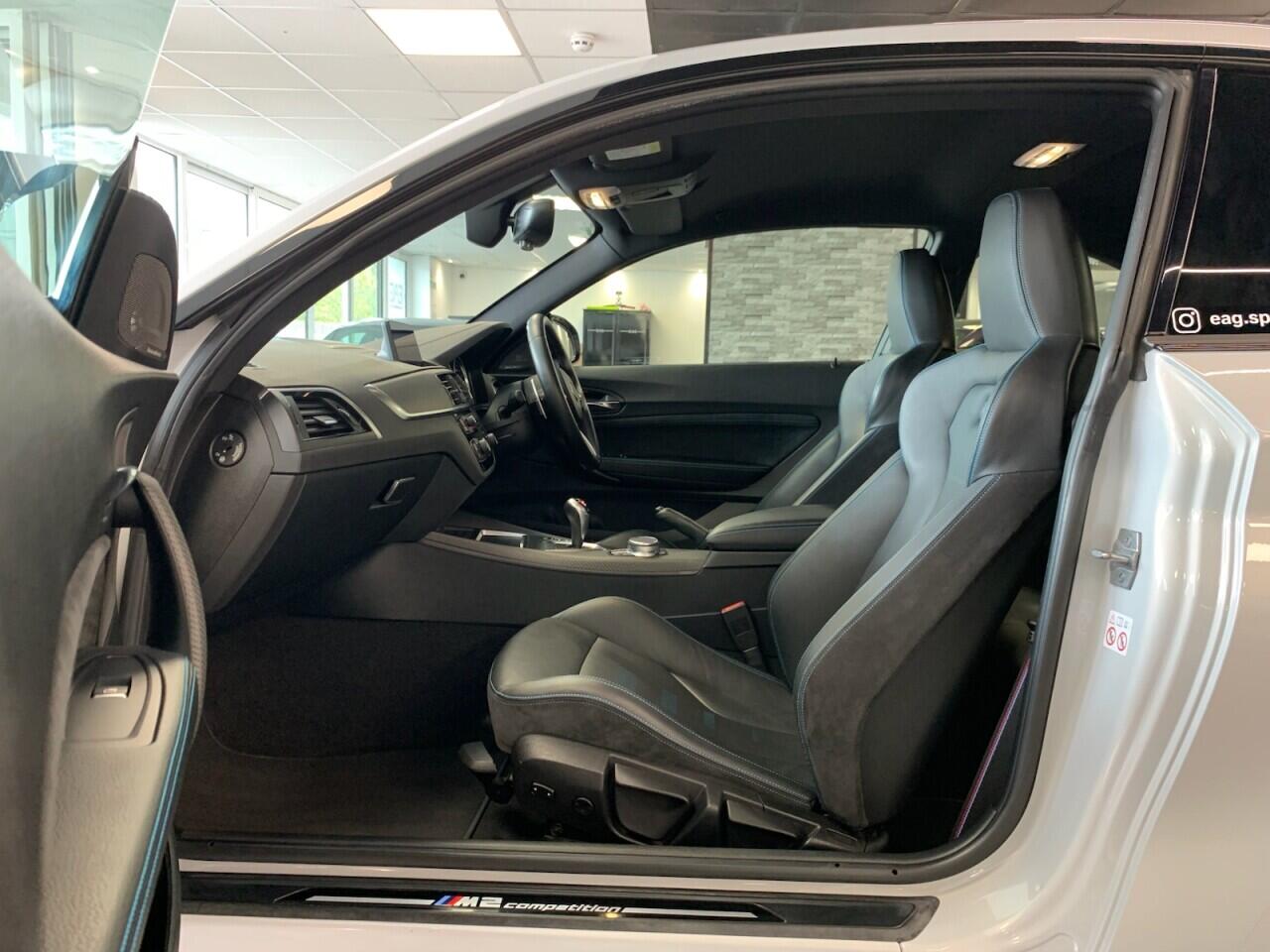 BMW M2 view 24