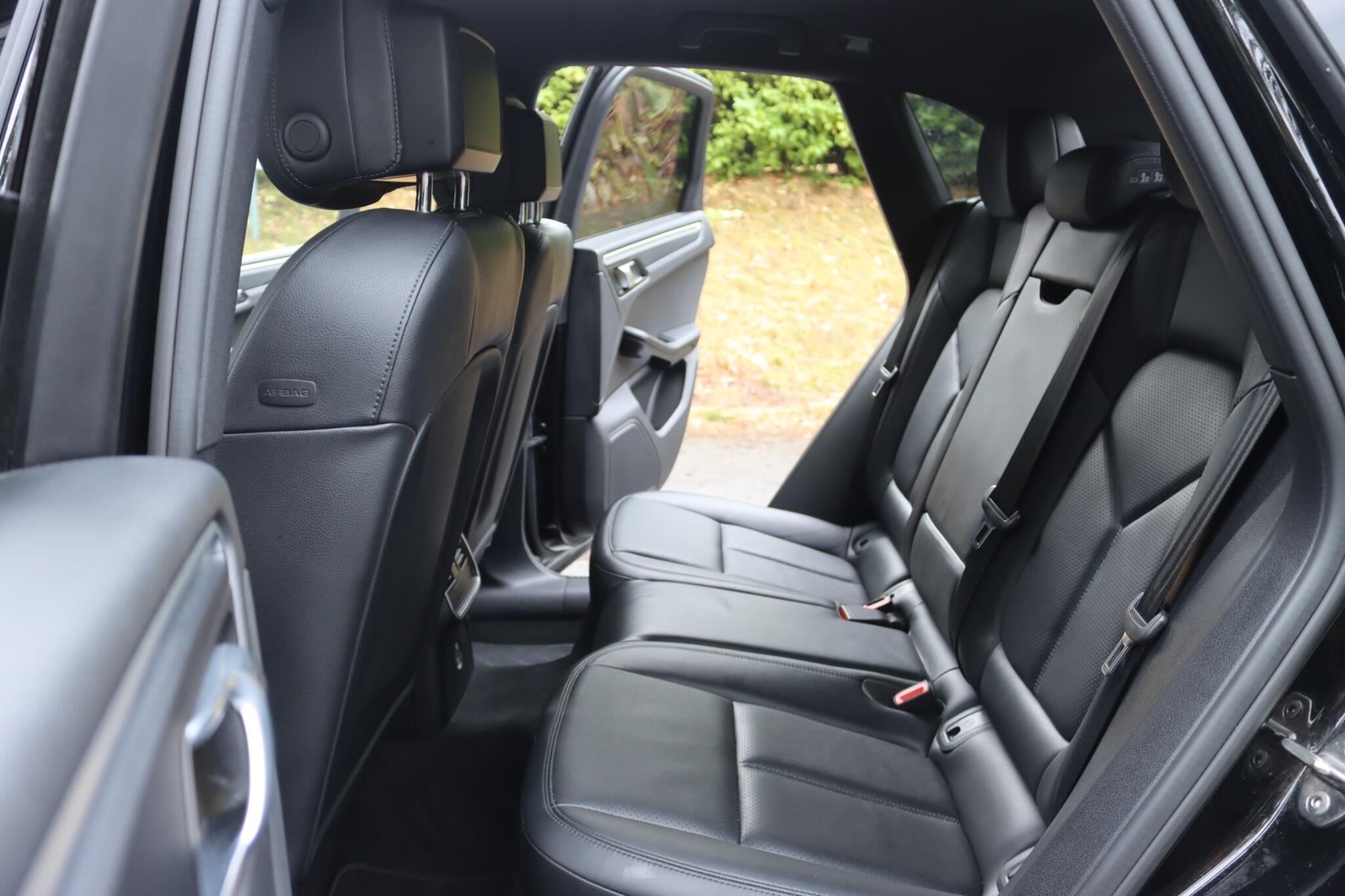Porsche Macan view 8