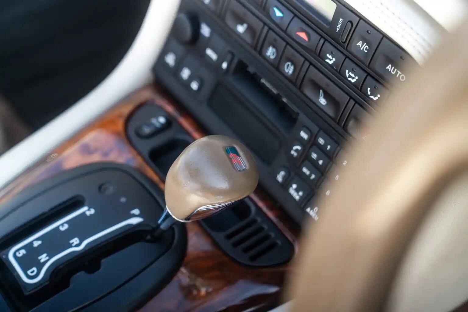 Jaguar XKR view 33