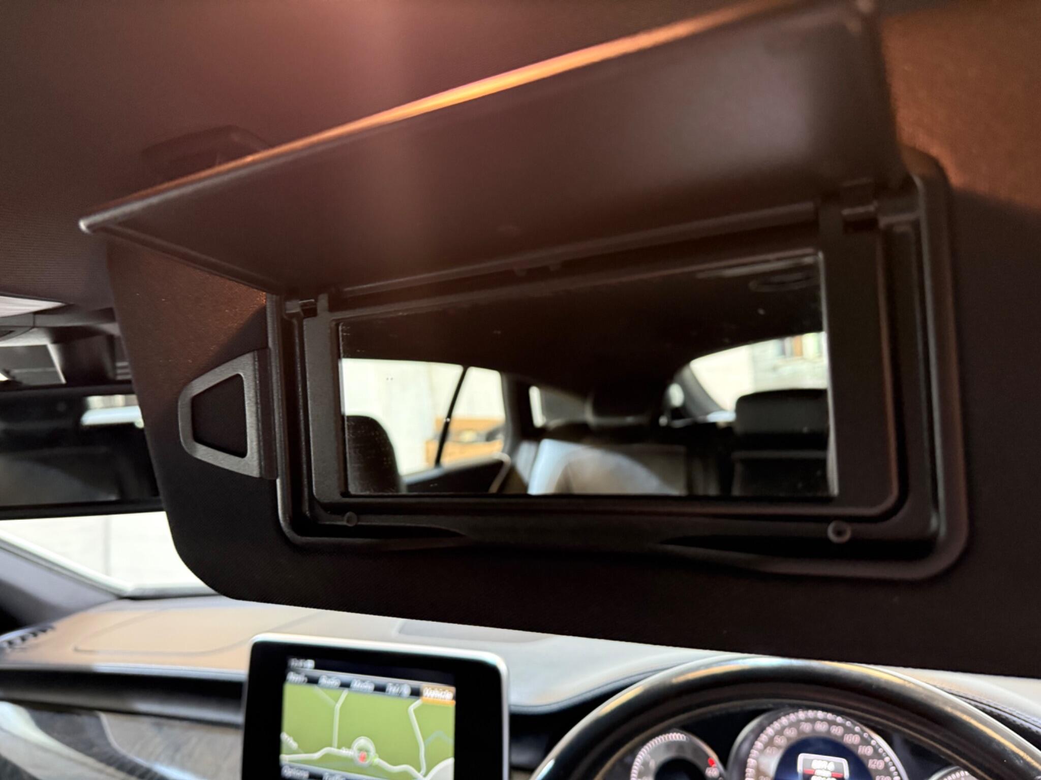 Mercedes-Benz CLS view 11