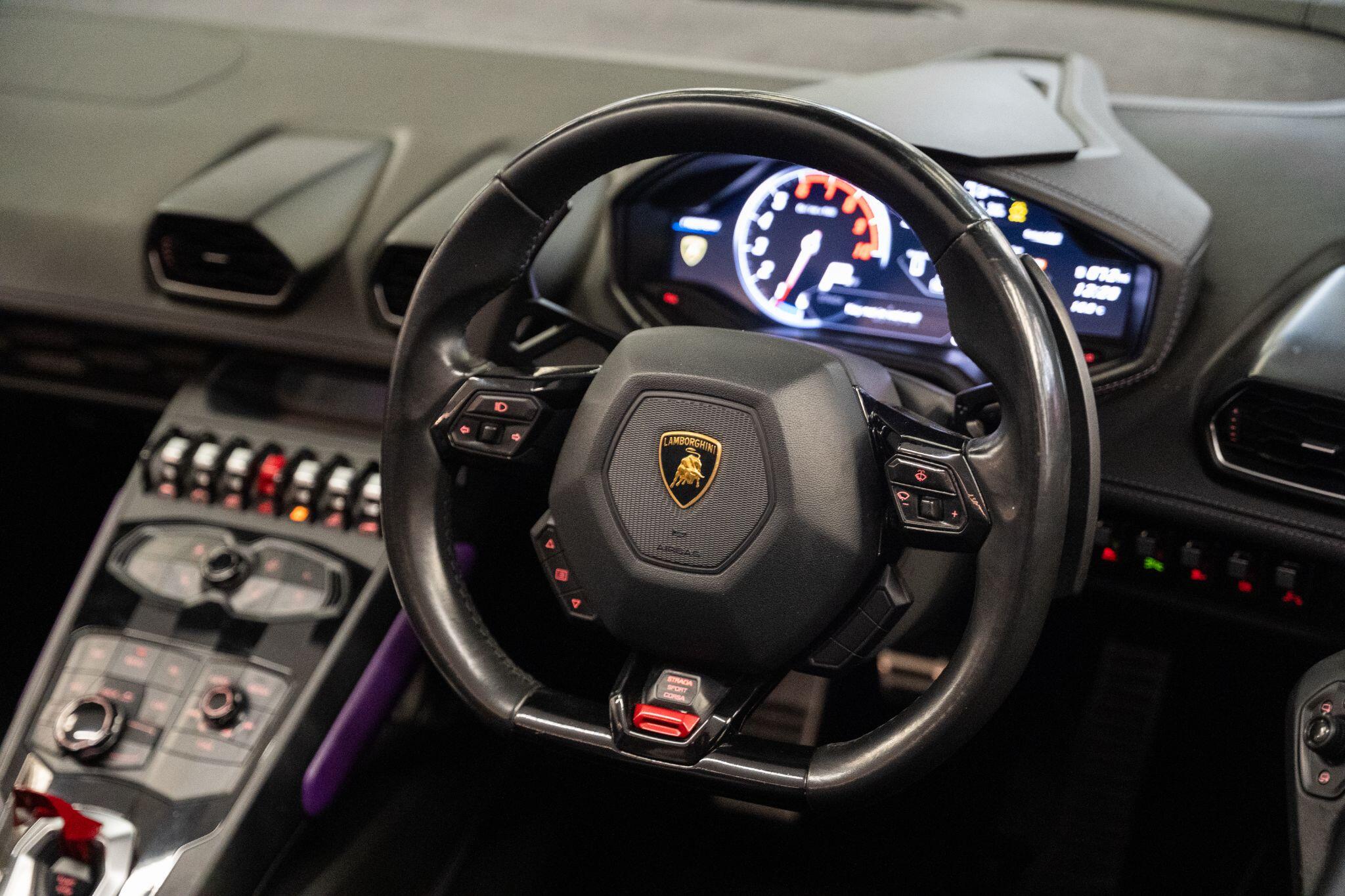 Lamborghini Huracan view 19