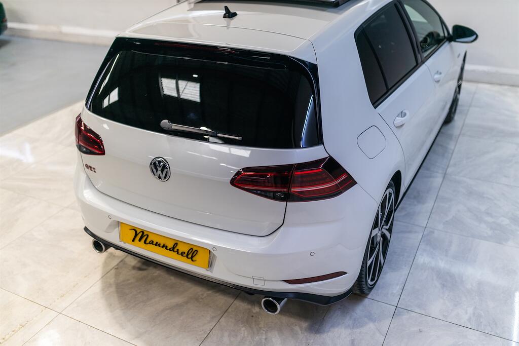 Volkswagen Golf view 20