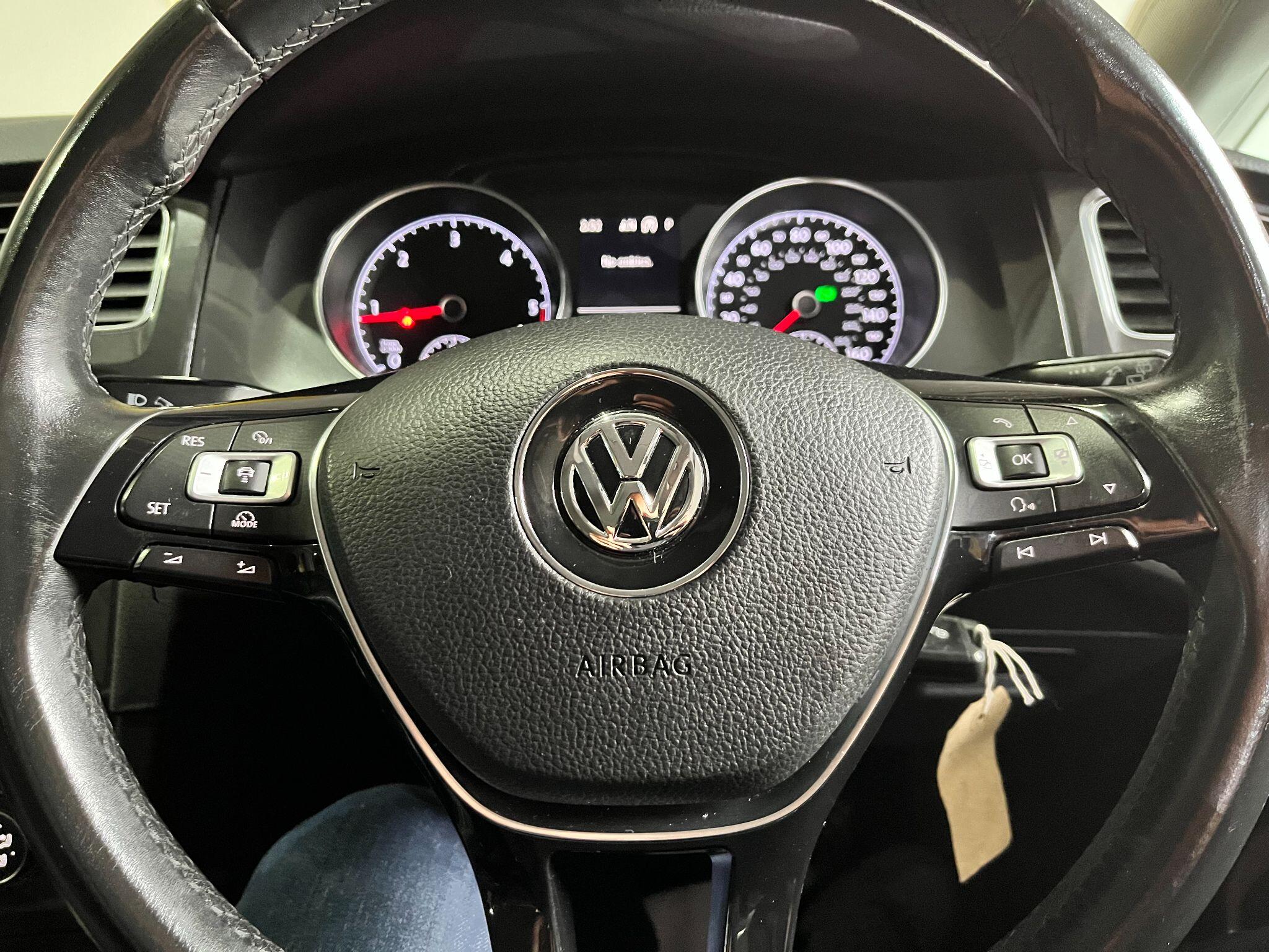 Volkswagen Golf view 15