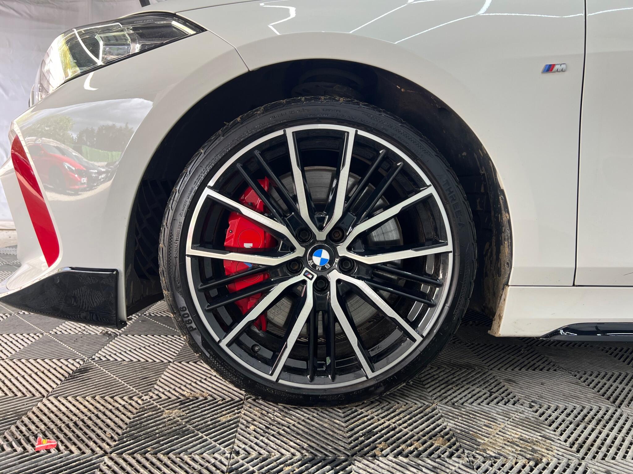 BMW 1 Series view 33