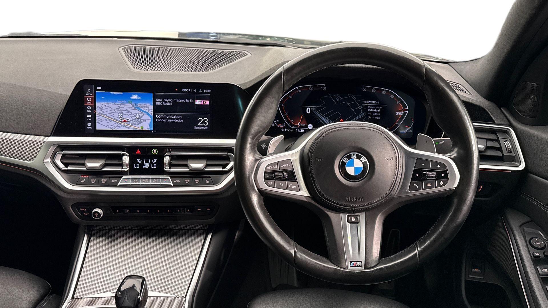 BMW 3 Series view 5