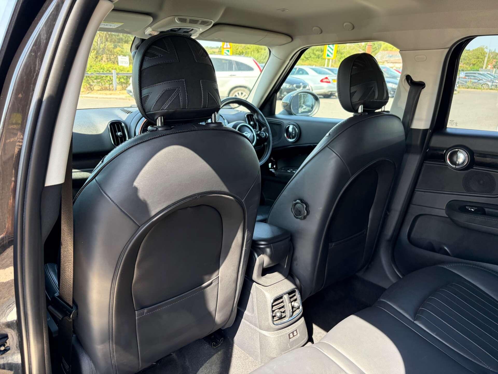 Mini Countryman view 22