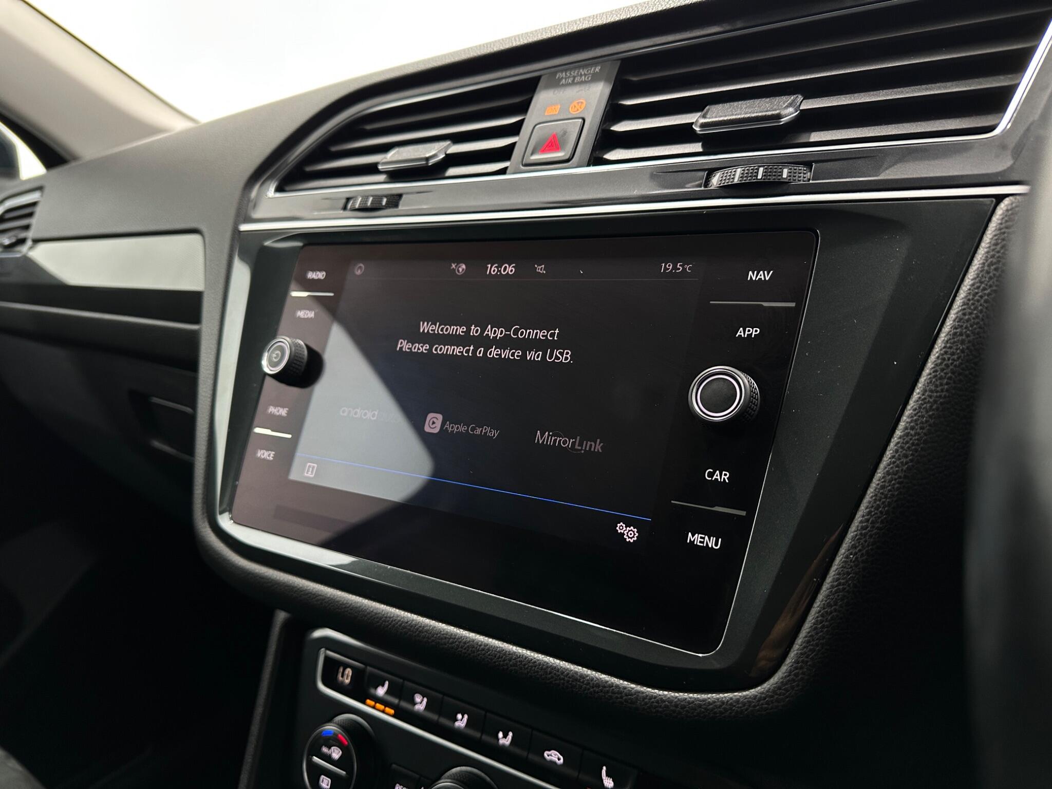 Volkswagen Tiguan Allspace view 24