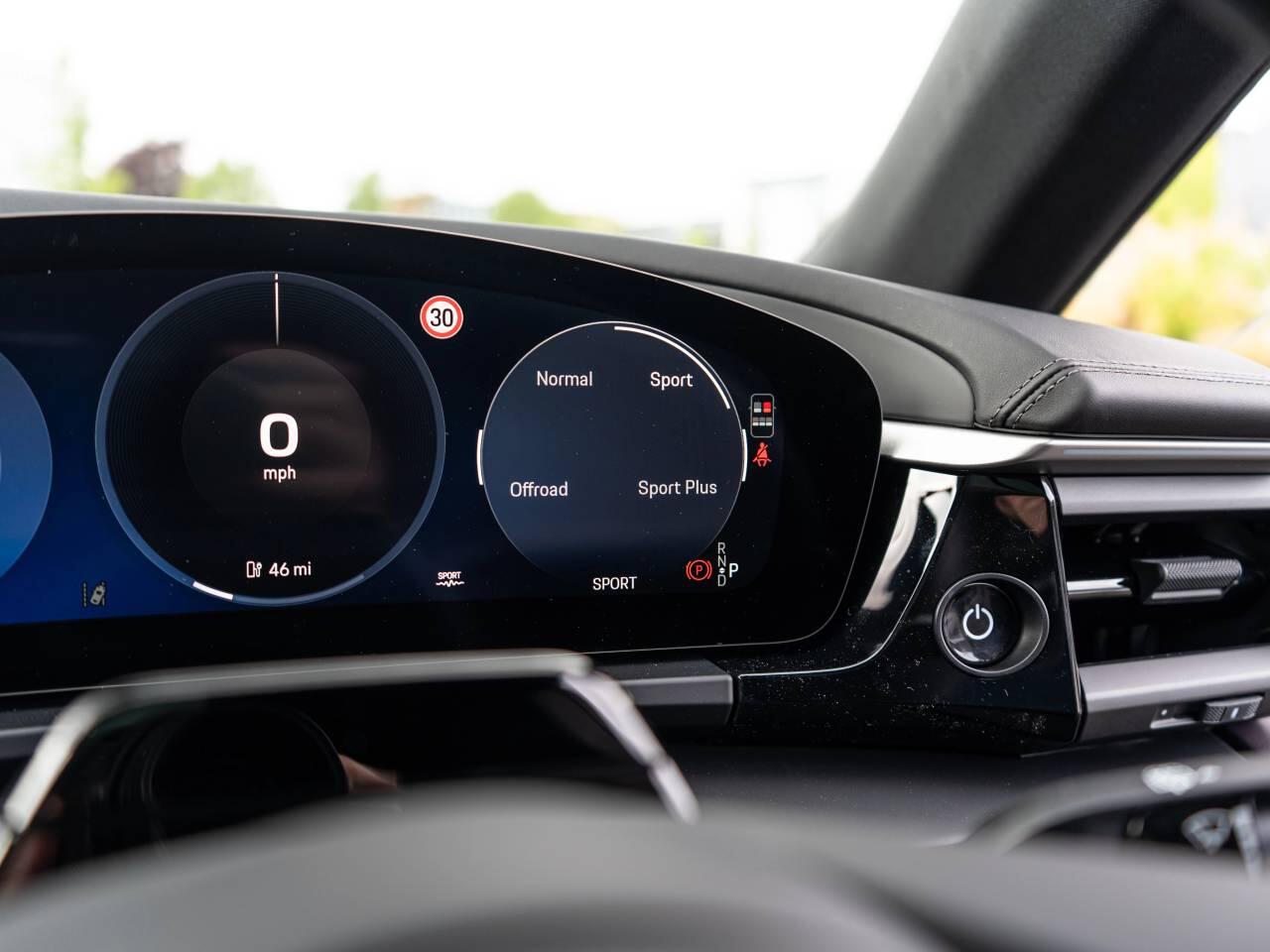 Porsche Macan view 21