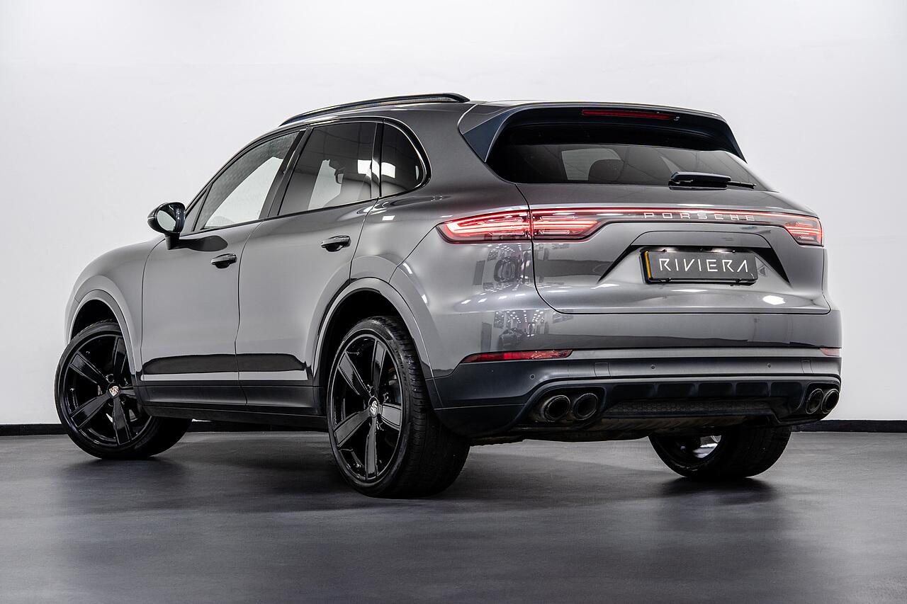 Porsche Cayenne view 37