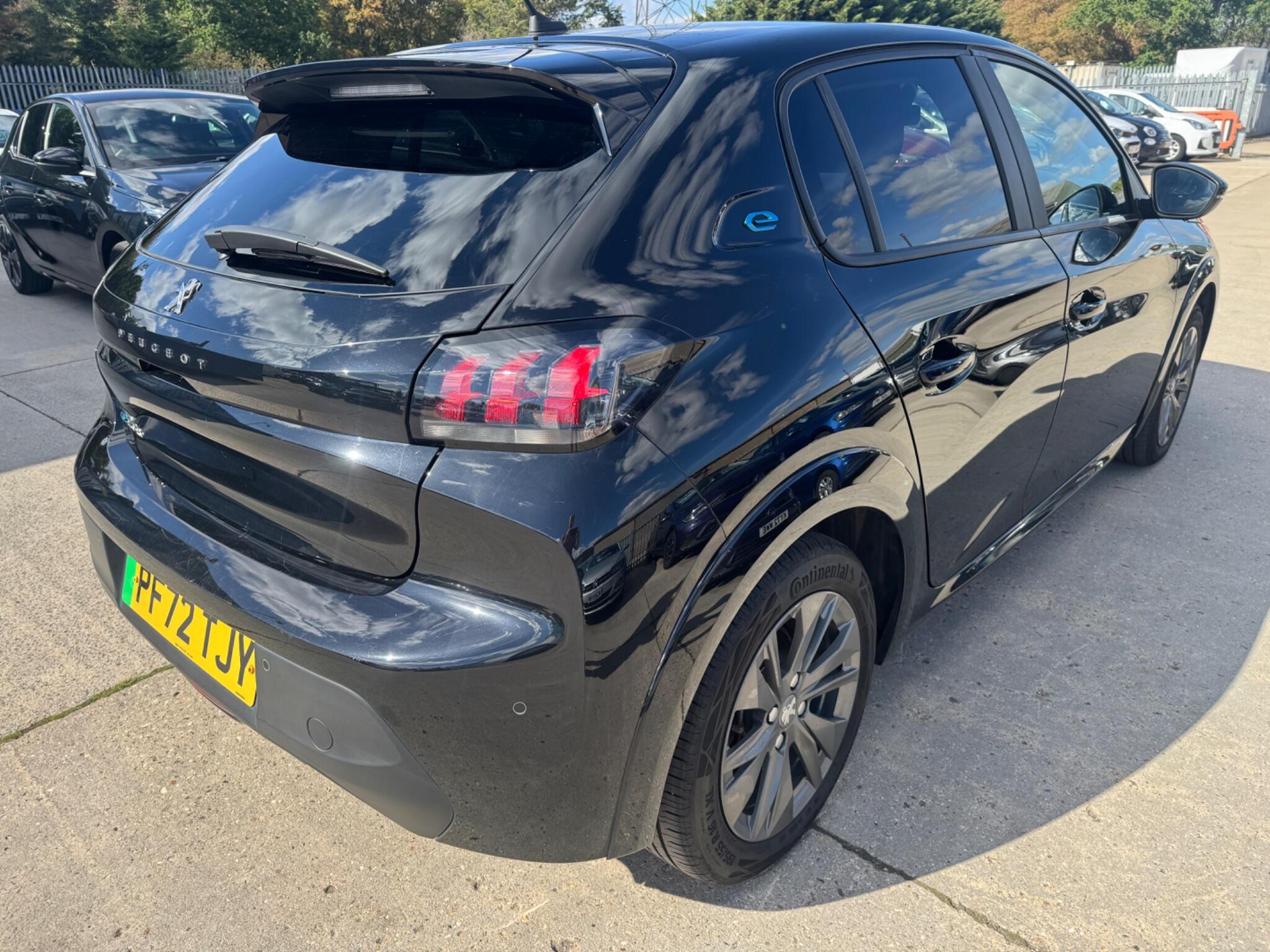 Peugeot E-208 view 13