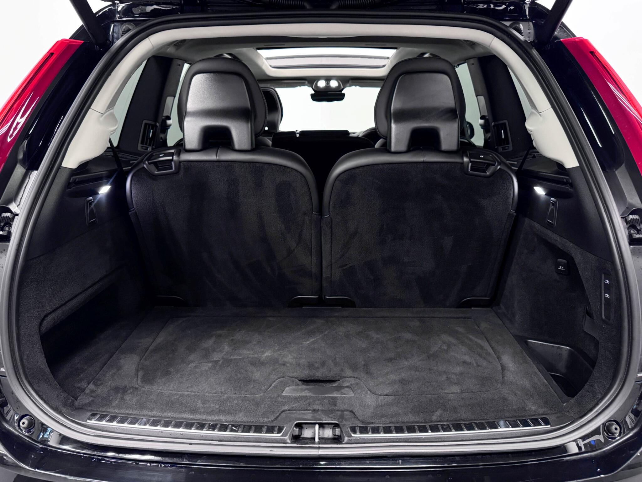Volvo XC90 view 7