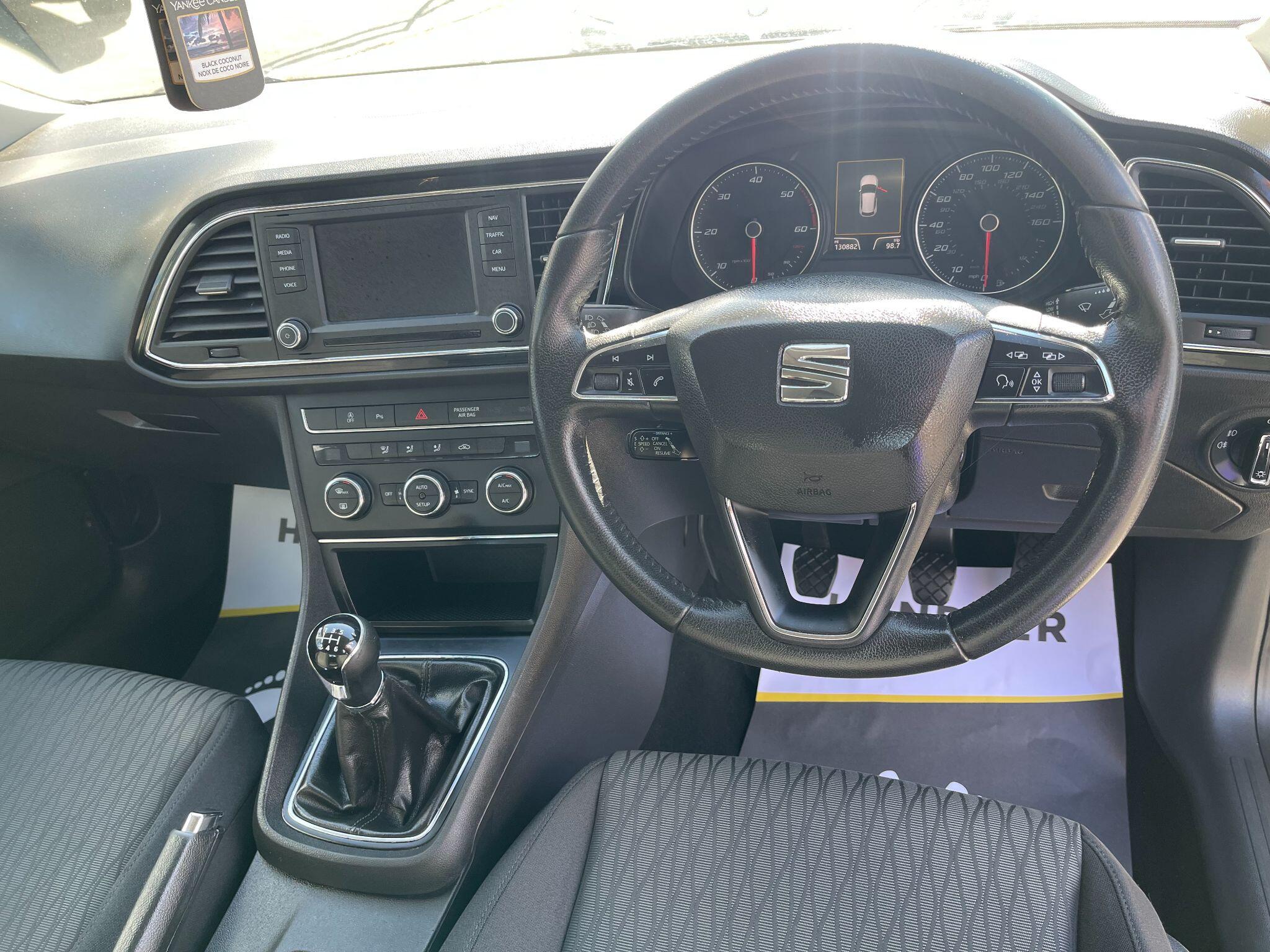 SEAT Leon view 25