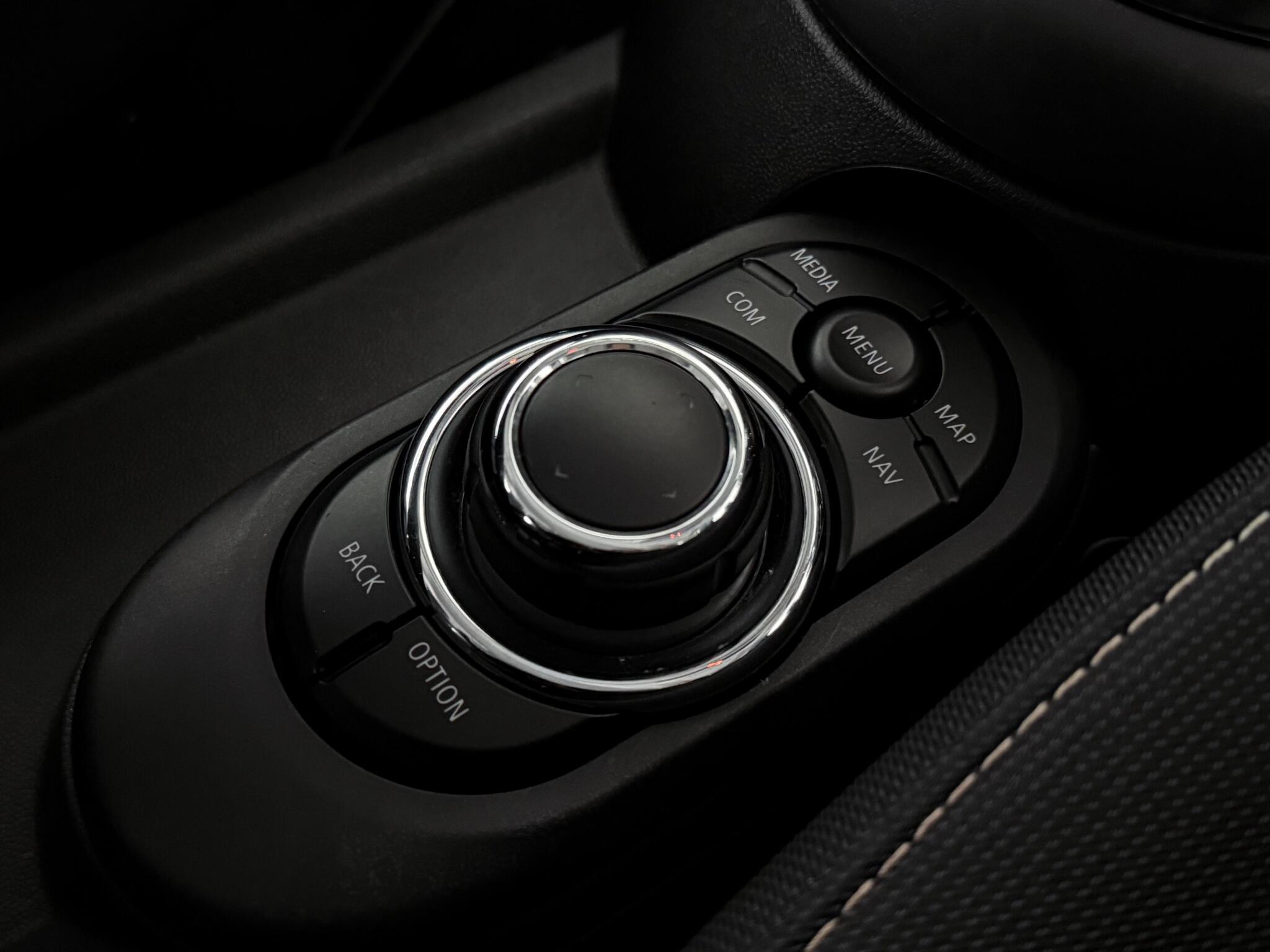 Mini Hatch view 35