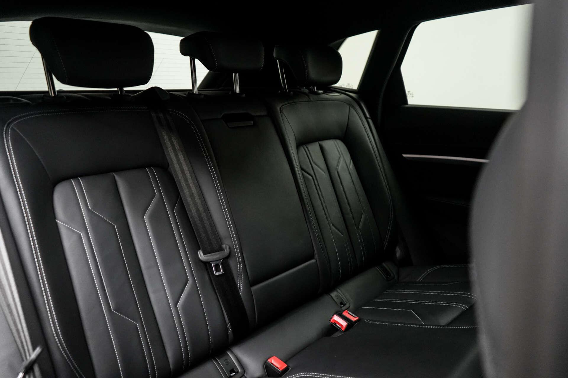 Audi Q8 E-Tron view 21
