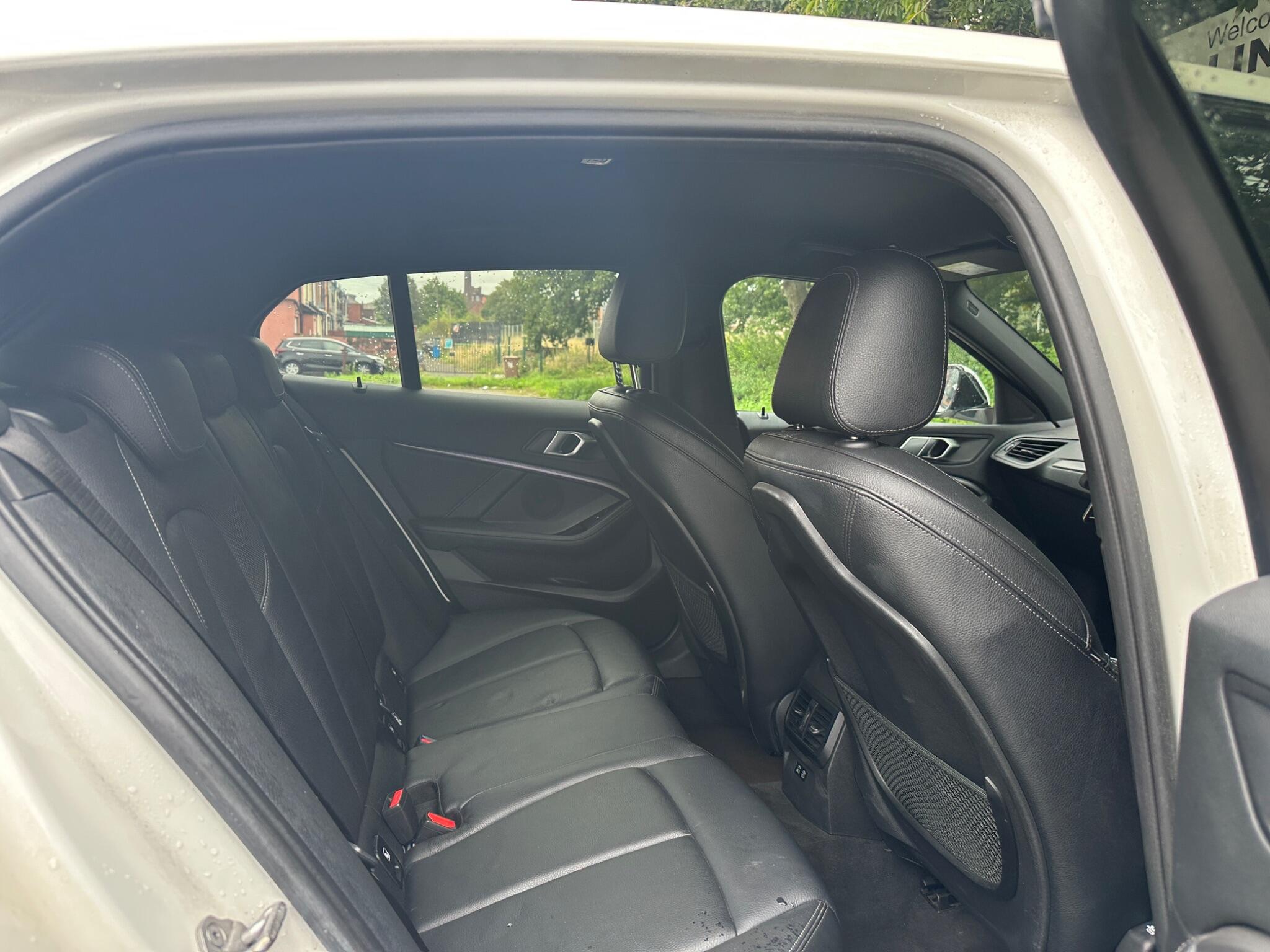 BMW 1 Series view 23