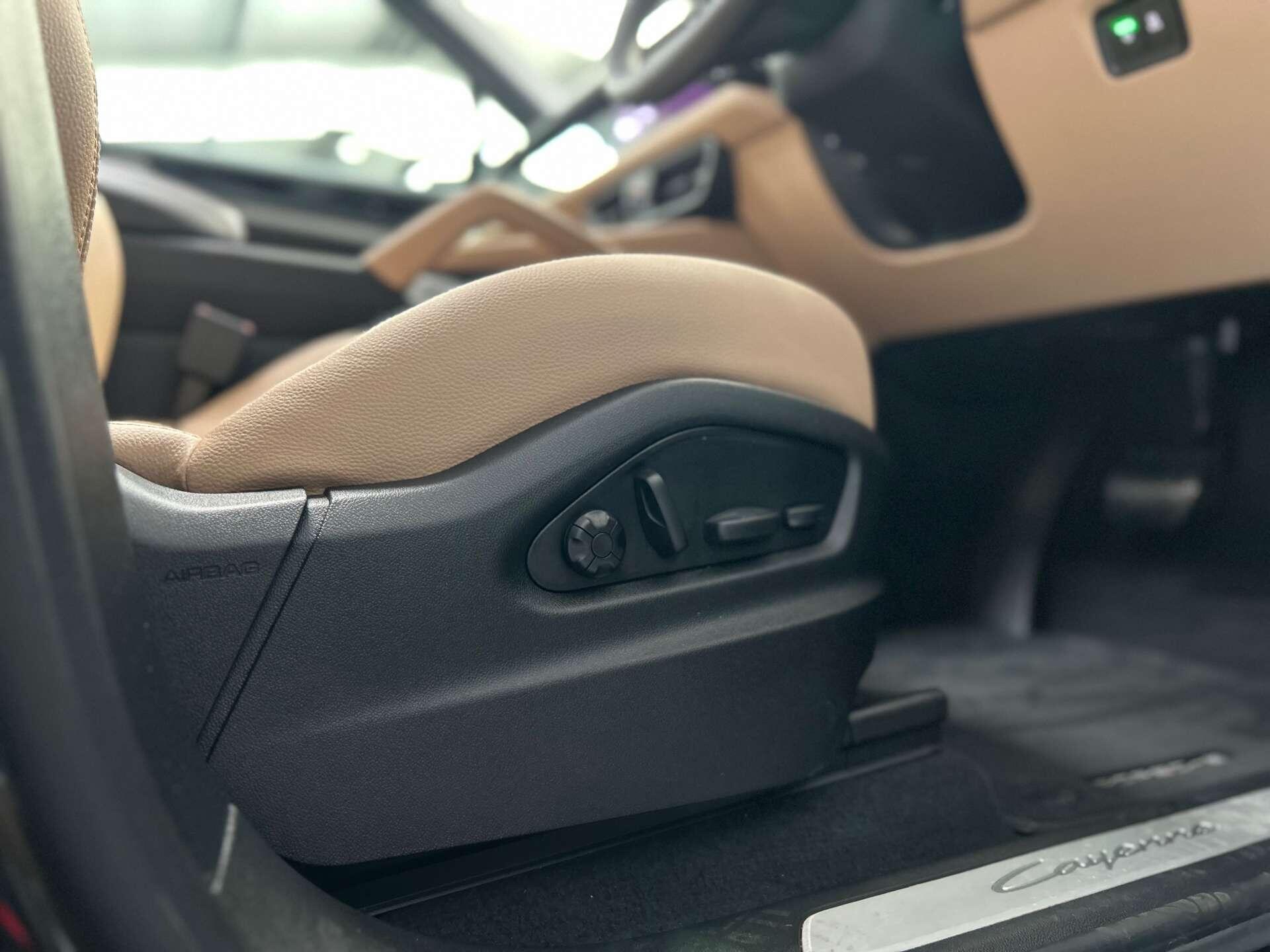 Porsche Cayenne view 28