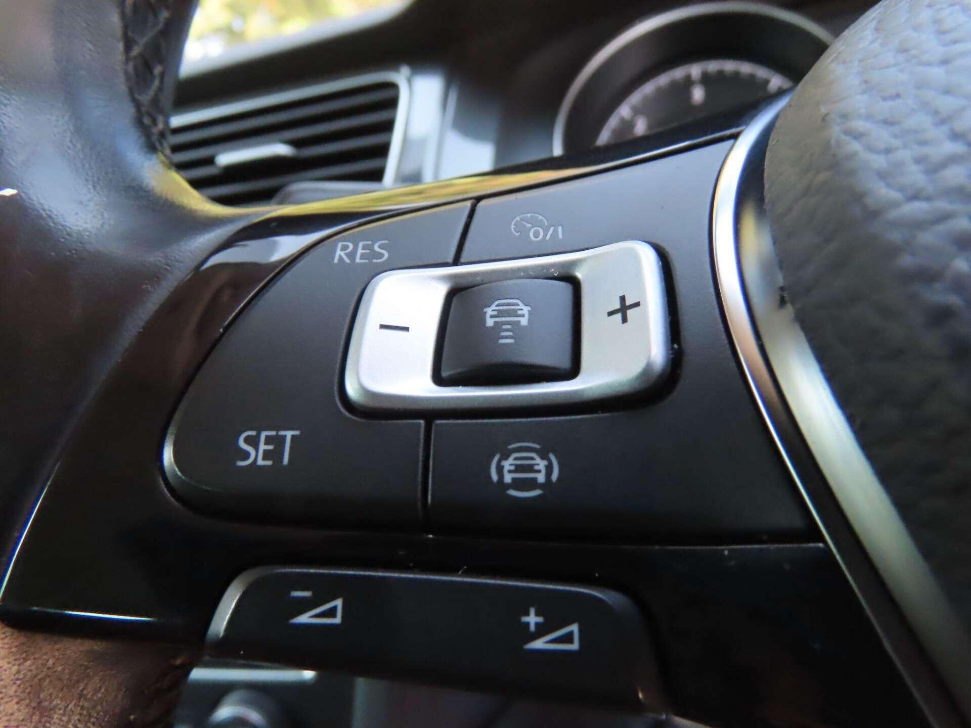 Volkswagen Golf view 11