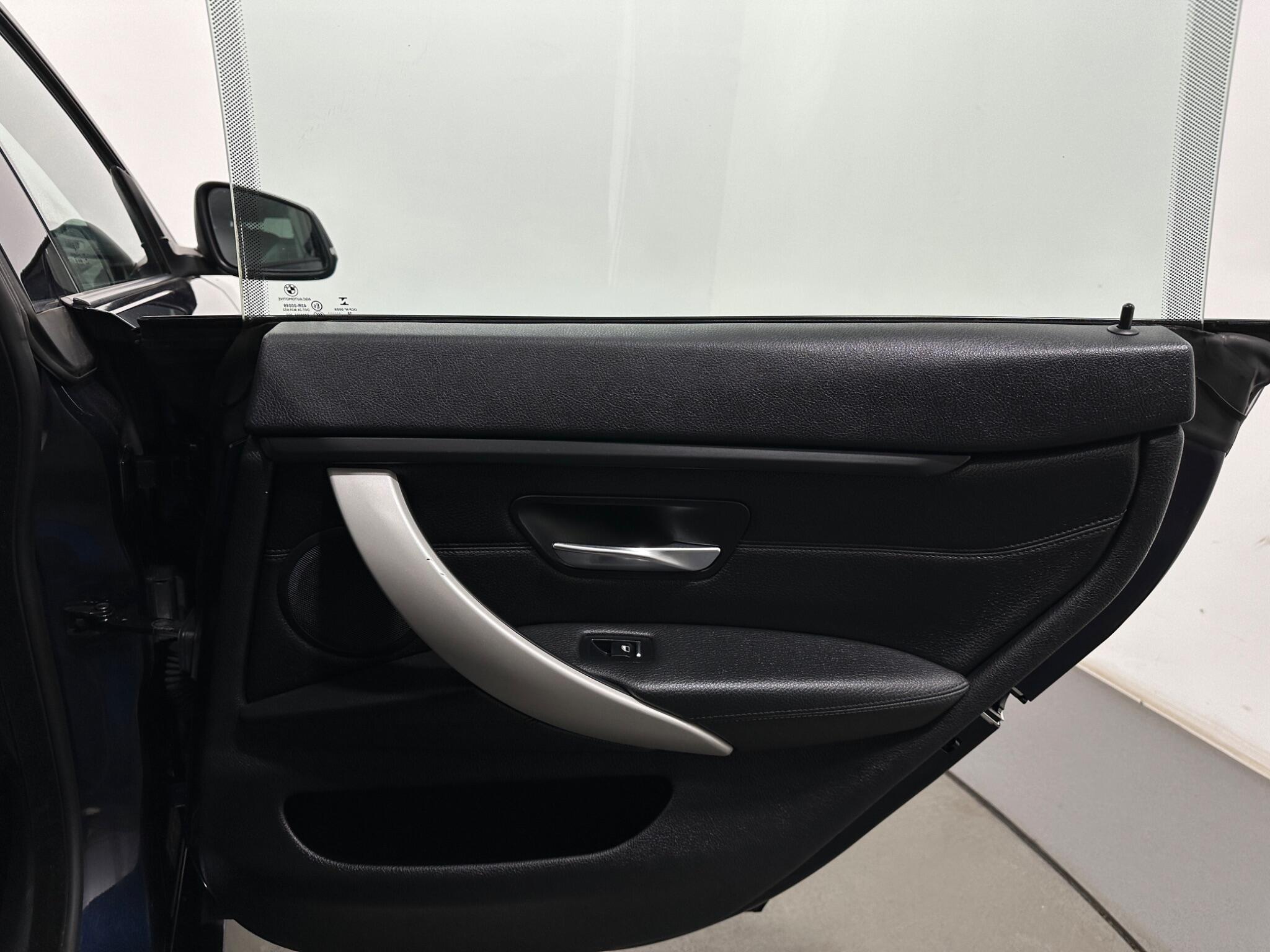 BMW 4 Series Gran Coupe view 43