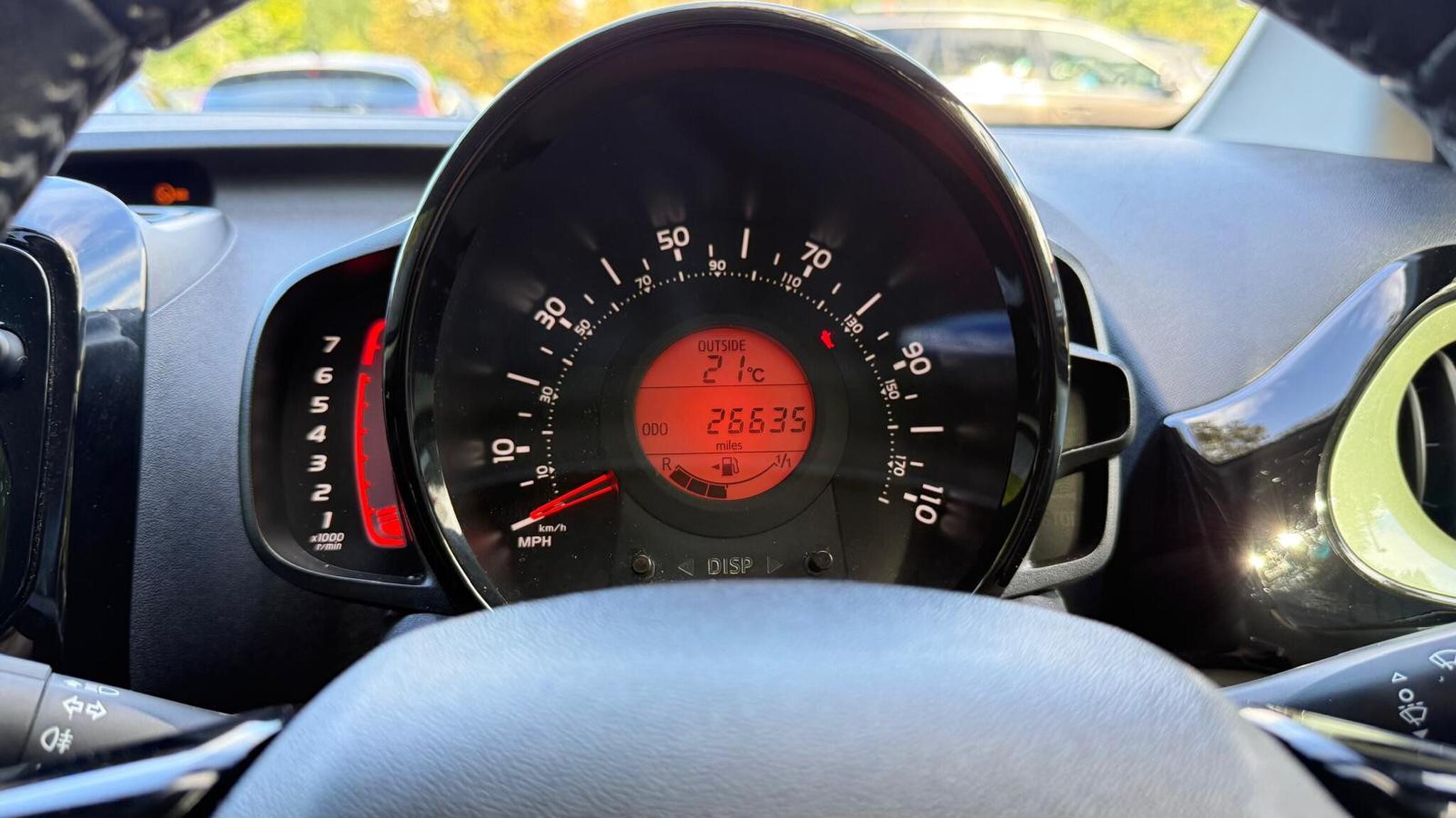 Peugeot 108 view 18