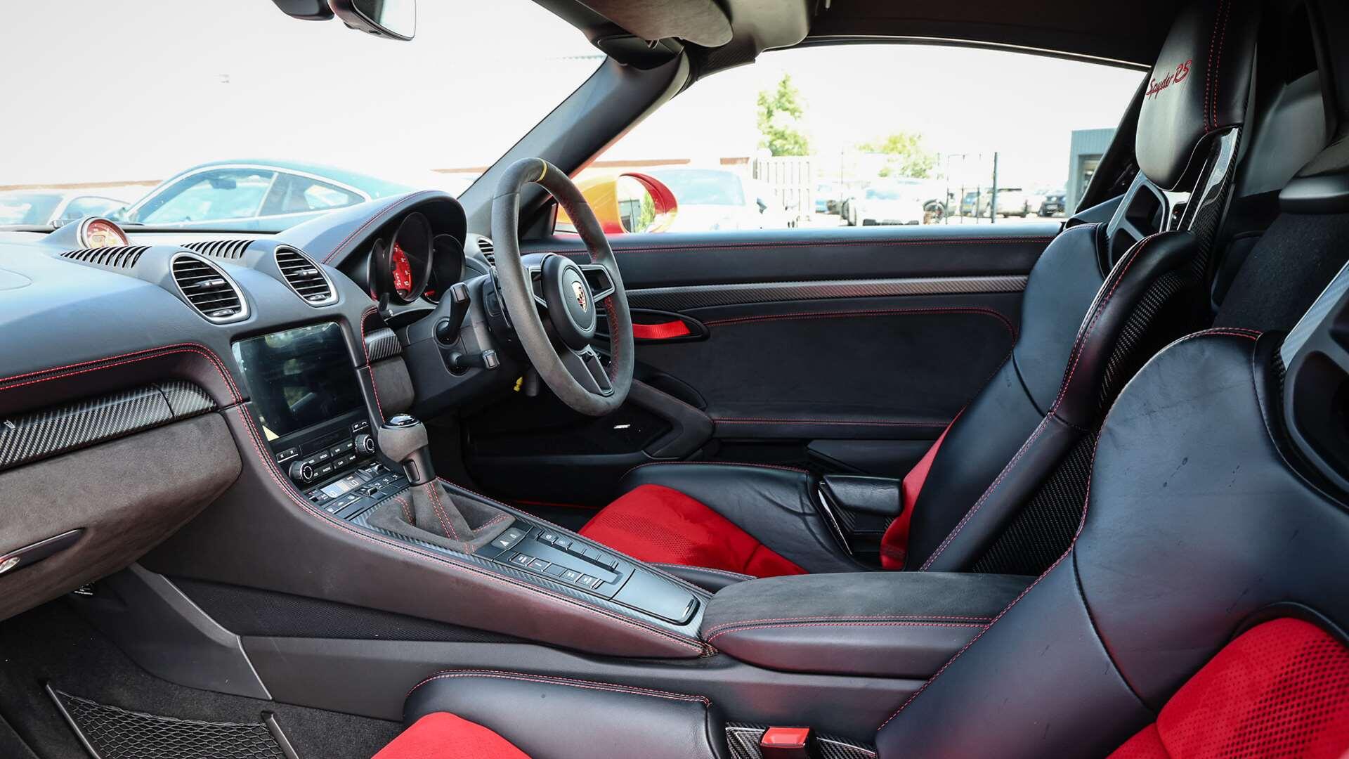 Porsche 718 Spyder view 13