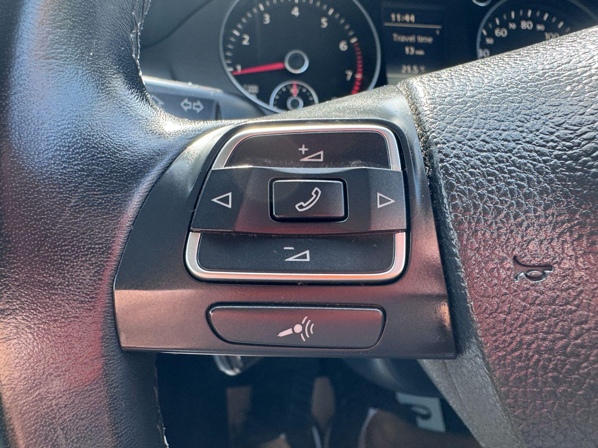 2011 Volkswagen Passat image 45