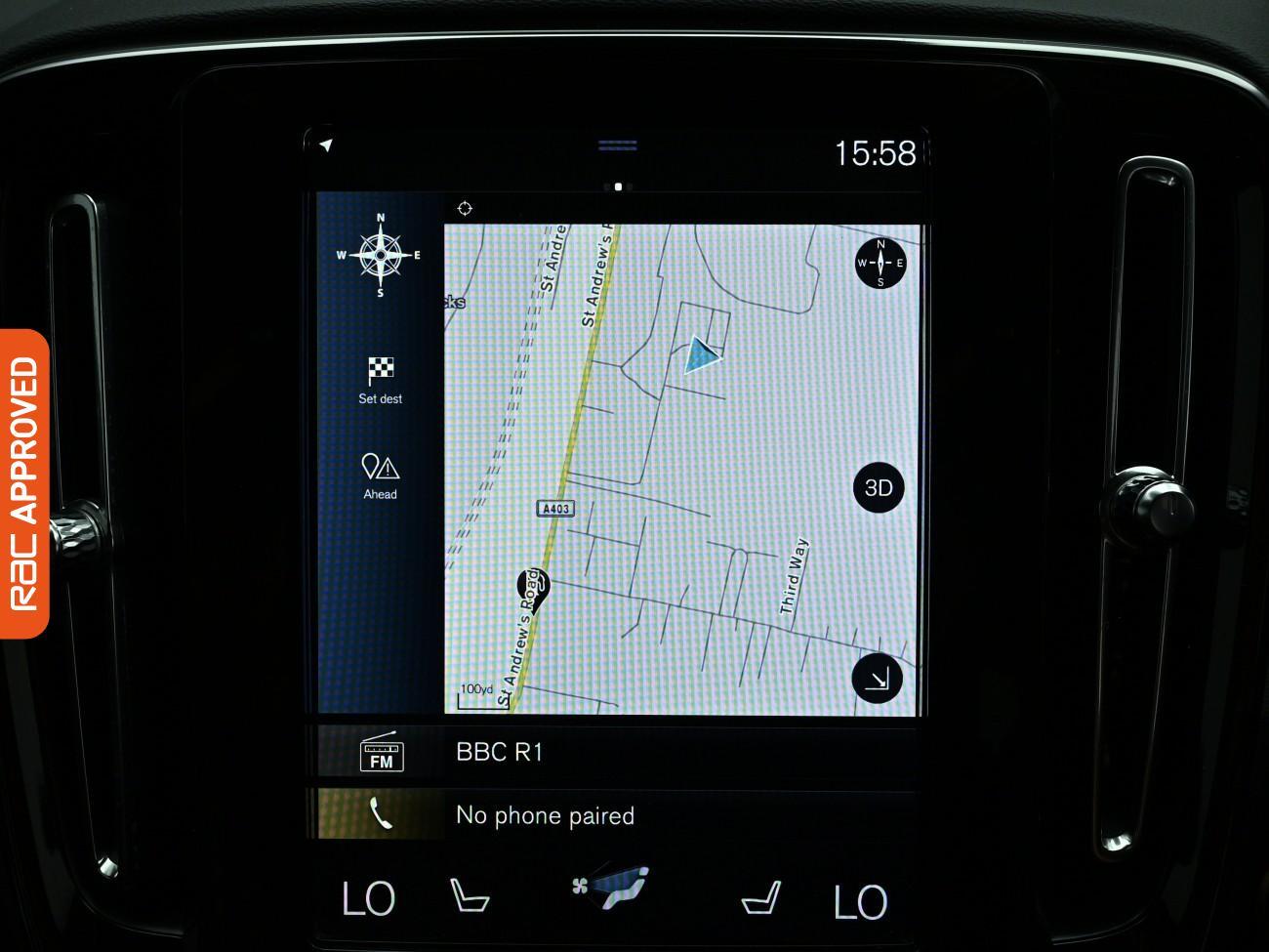 Volvo XC40 view 11