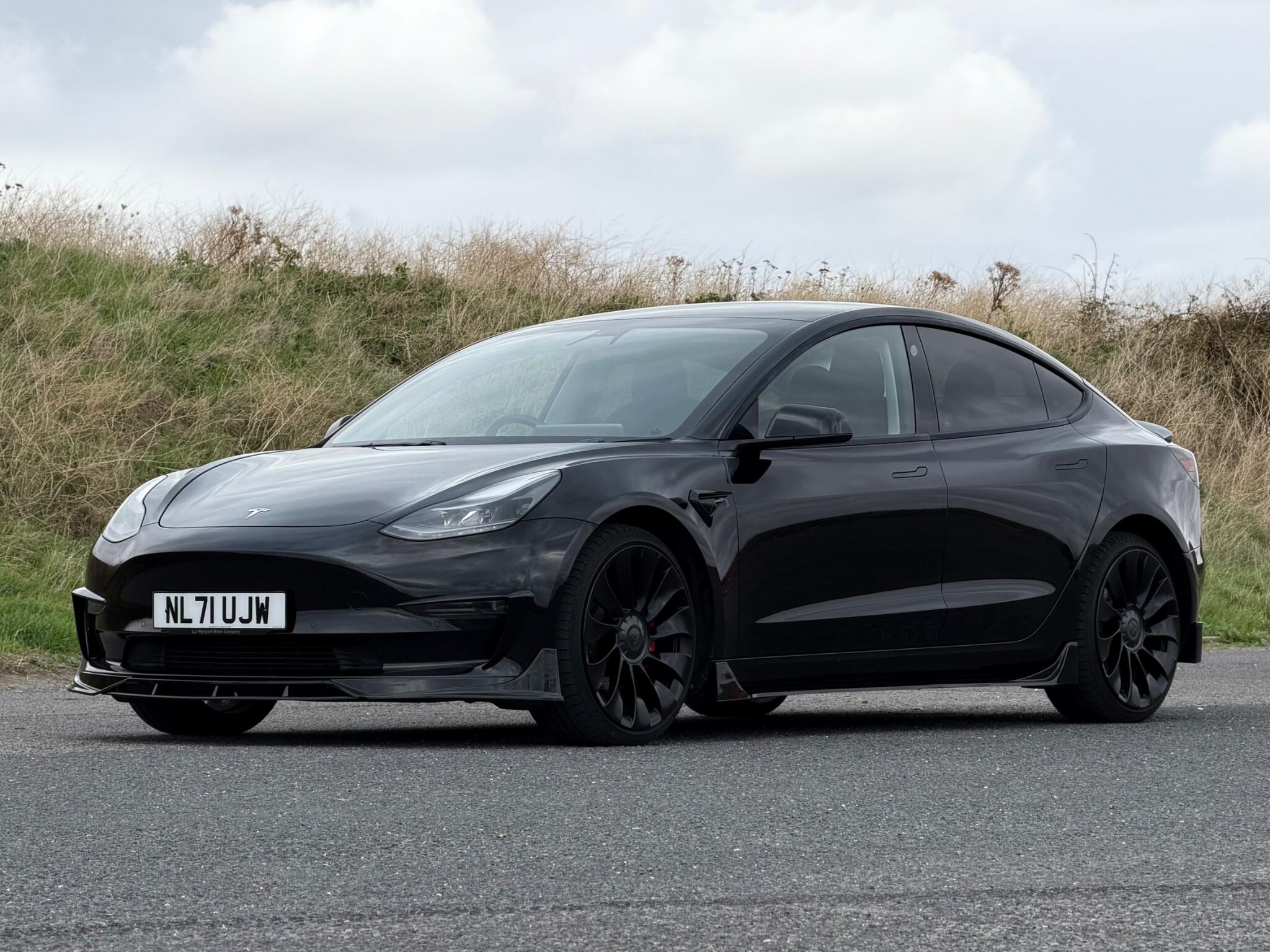 Tesla Model 3 view 44