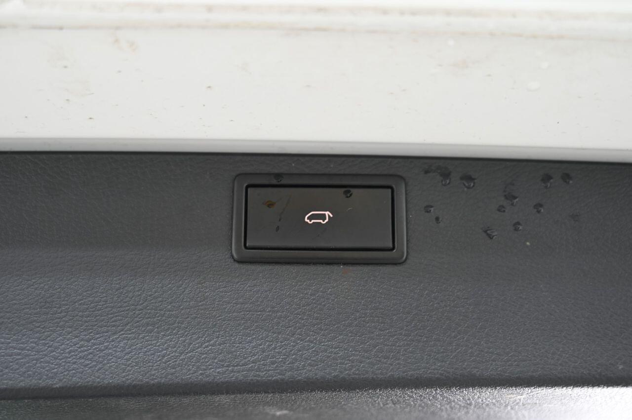 Volkswagen Caravelle view 36