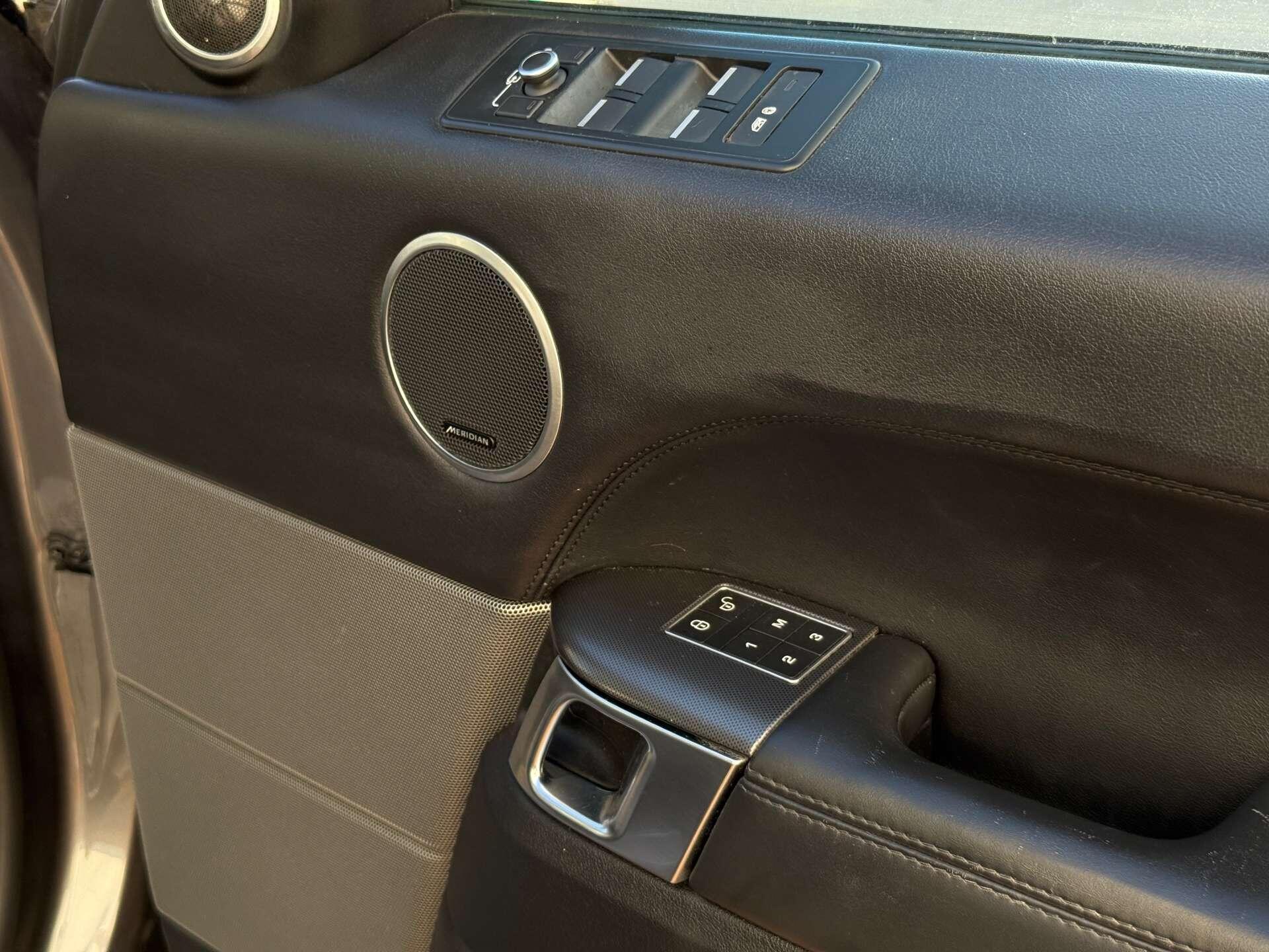 Land Rover Range Rover Sport view 22